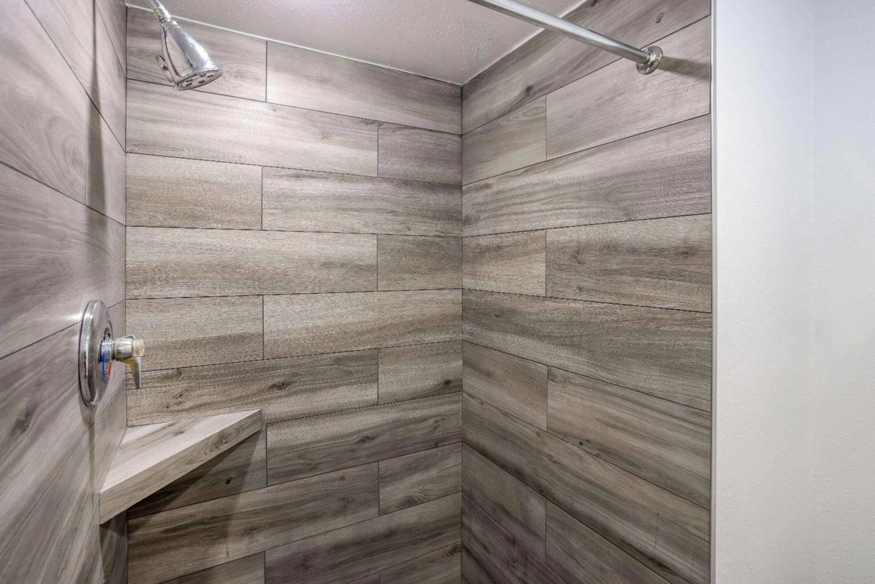 TV and multimedia in Baymont by Wyndham Appleton