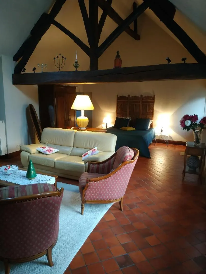 Photo of the whole room in closerie des laudieres