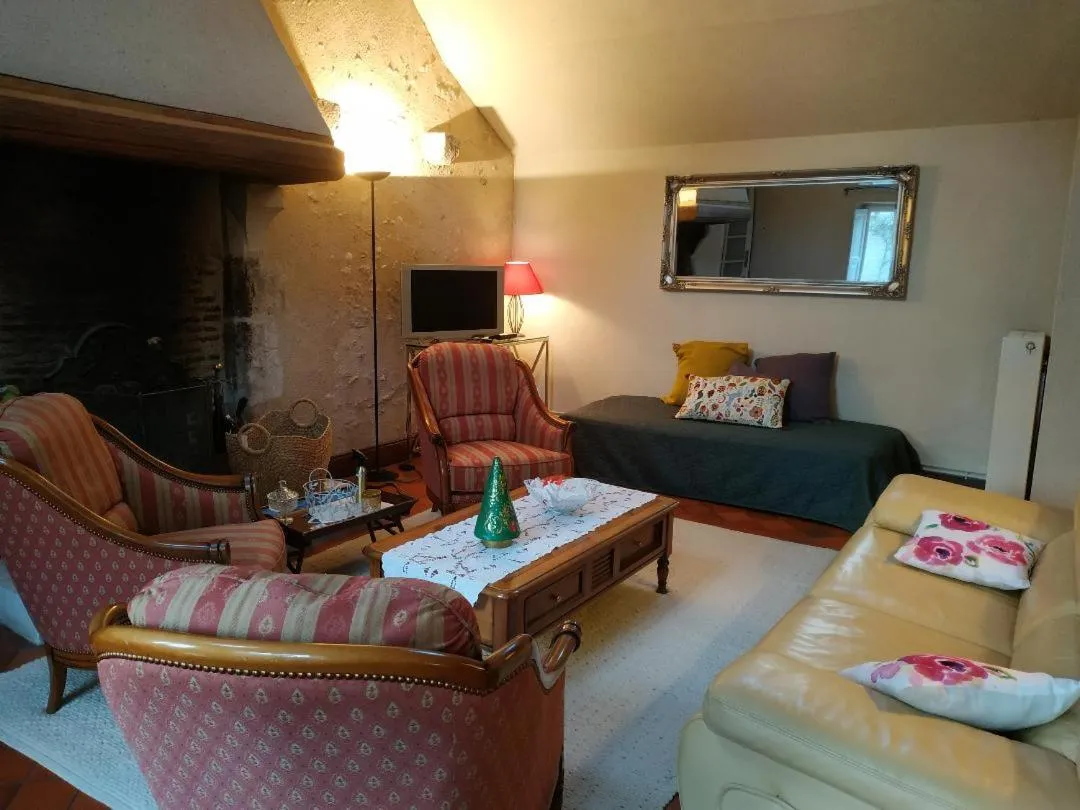 Photo of the whole room in closerie des laudieres