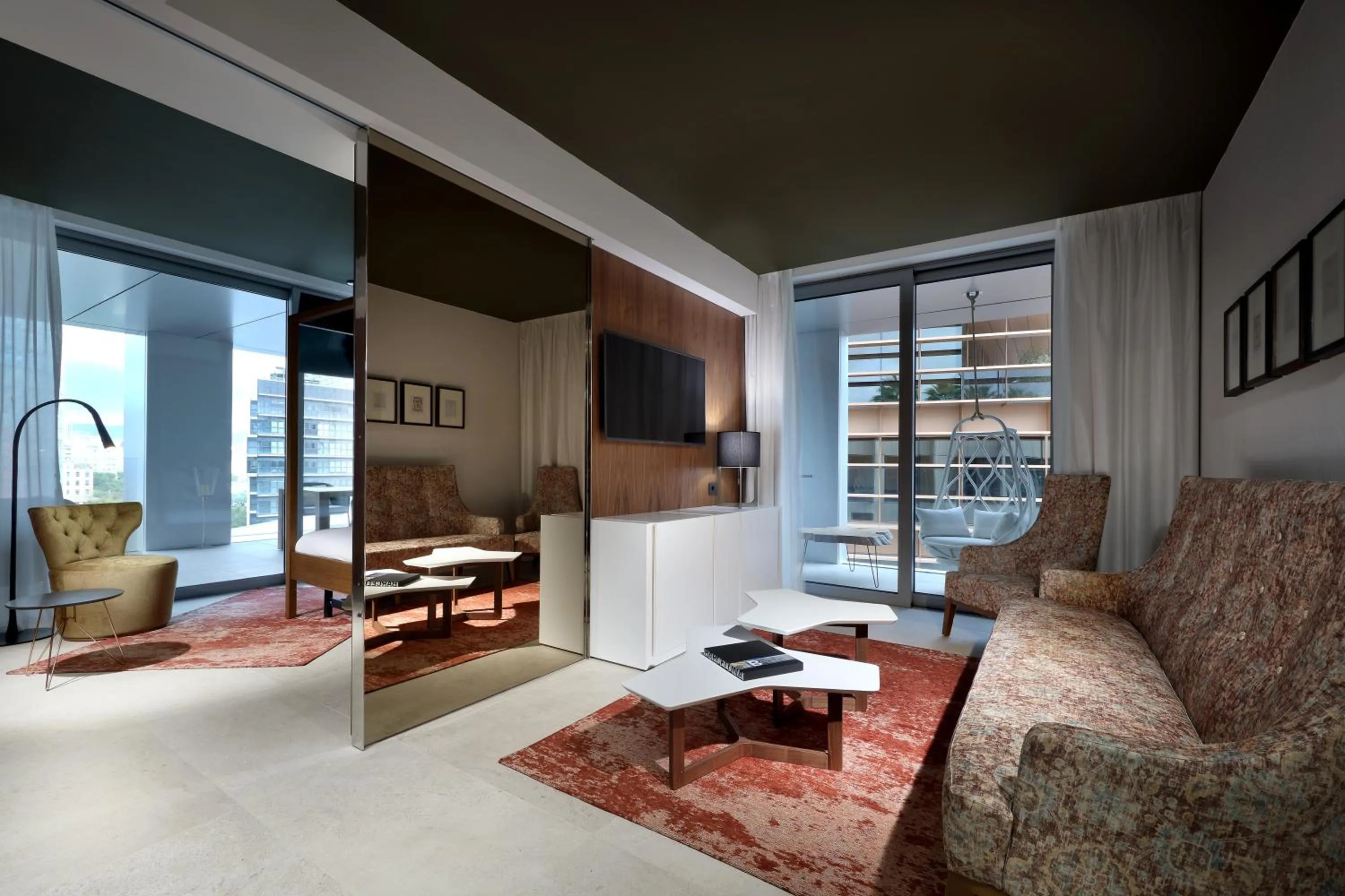 TV and multimedia in Hotel SB Glow 4 Sup