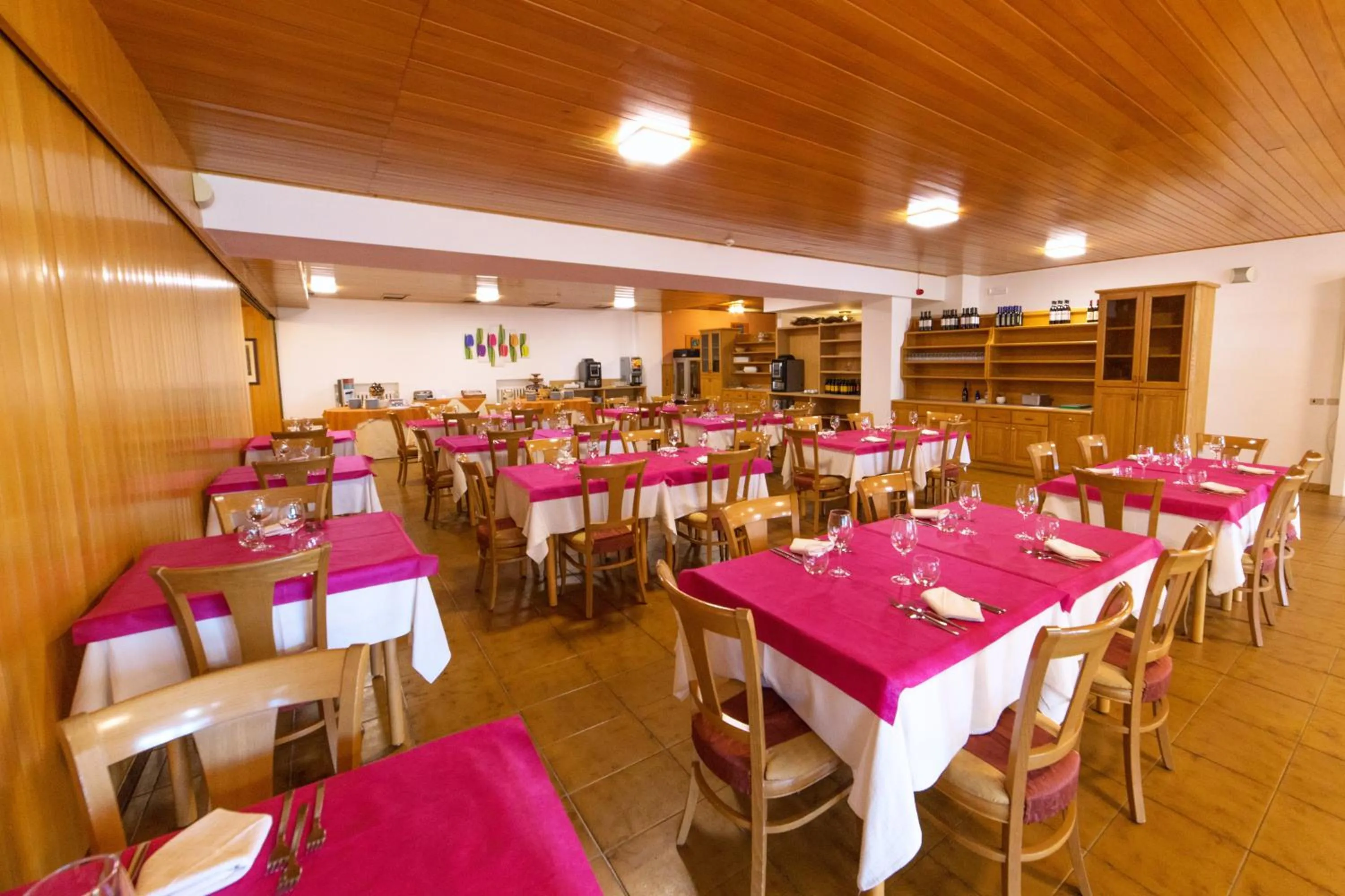 Restaurant/places to eat in Hotel Sancamillo