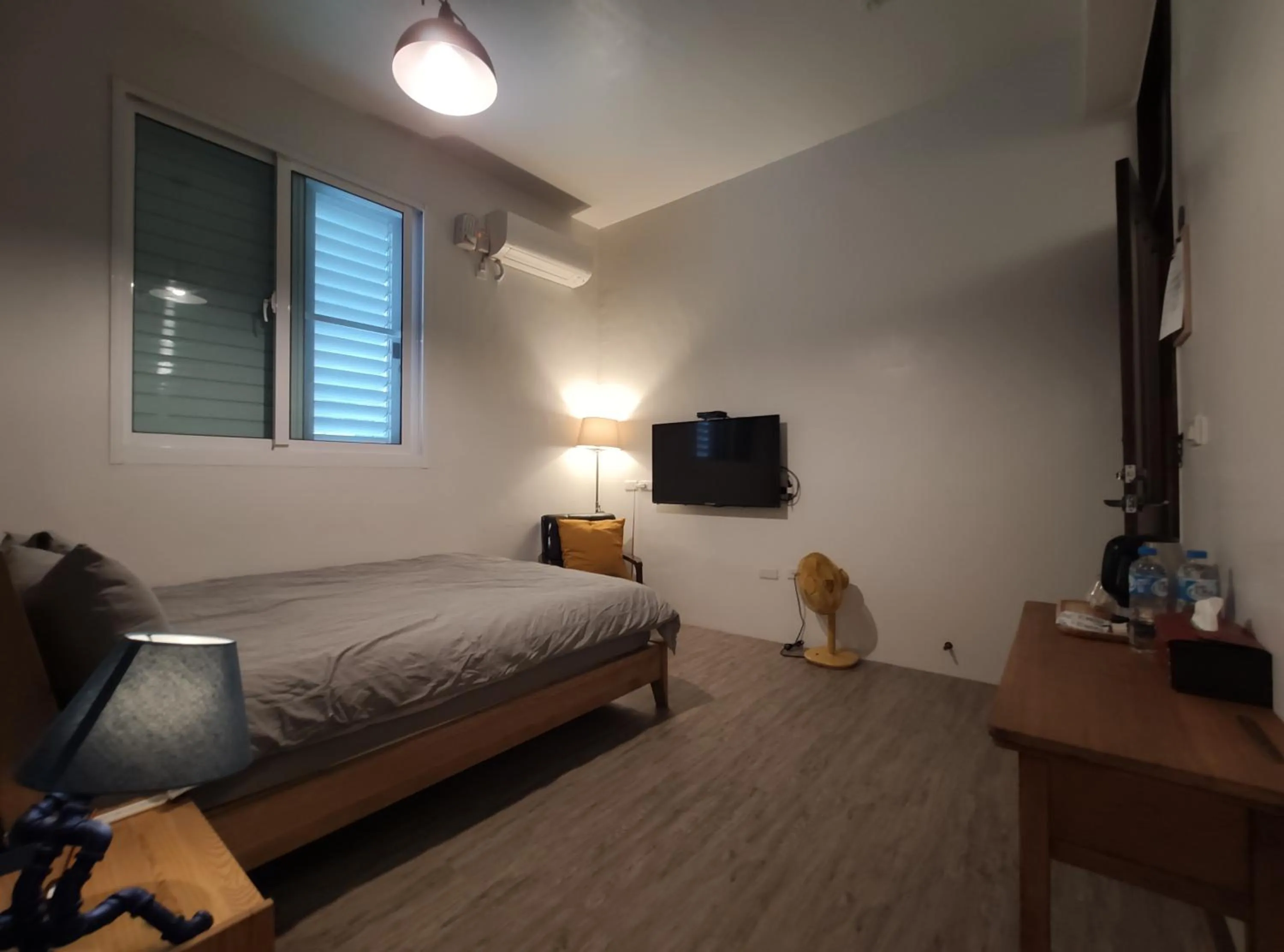 Photo of the whole room, Bed in Iron St. House