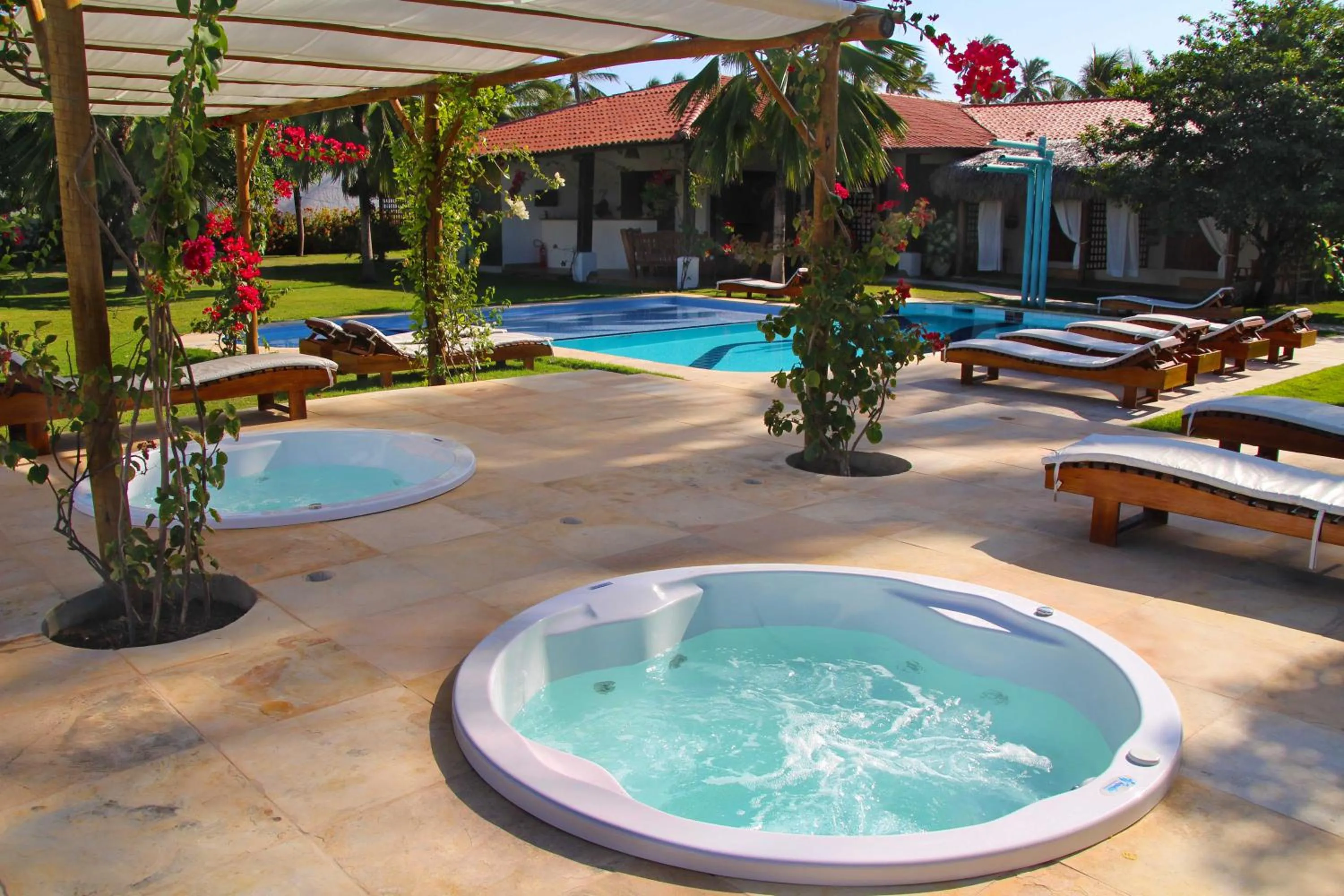 Swimming pool in Tucano Pousada