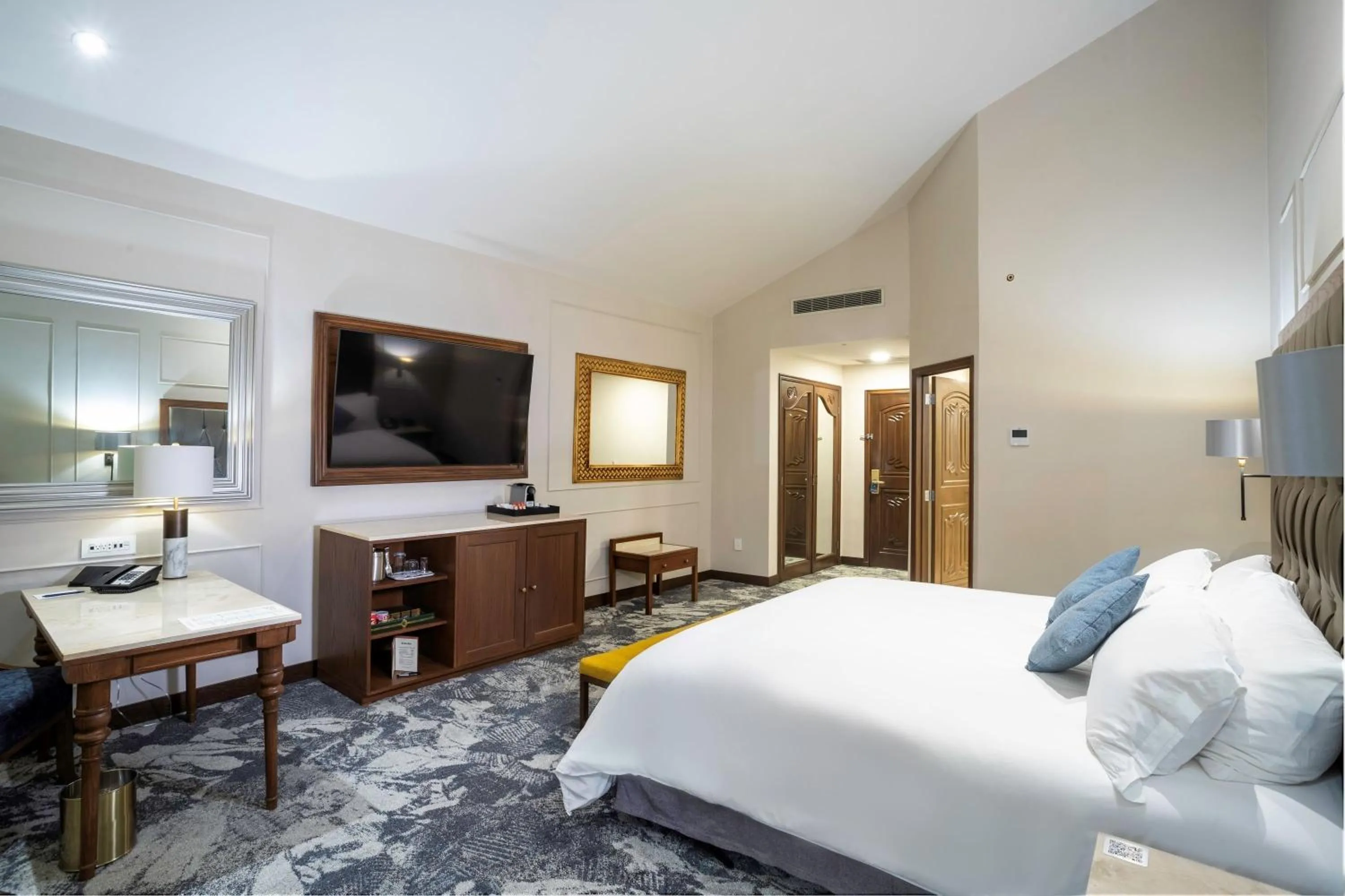 Bedroom, Bed in Quinta Real Saltillo