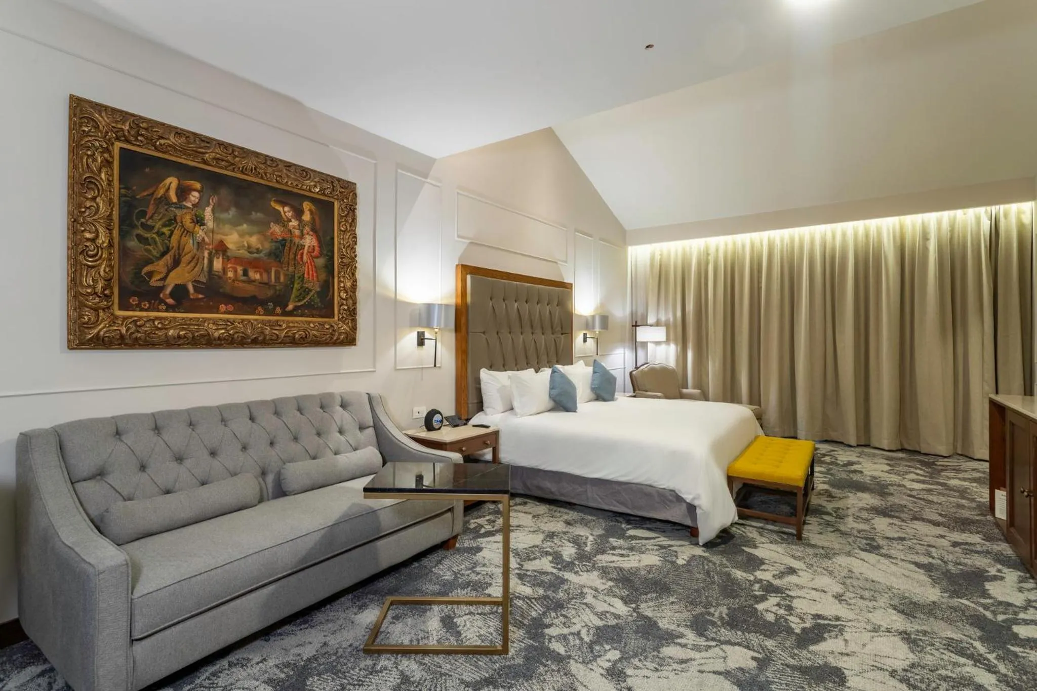 Photo of the whole room, Bed in Quinta Real Saltillo