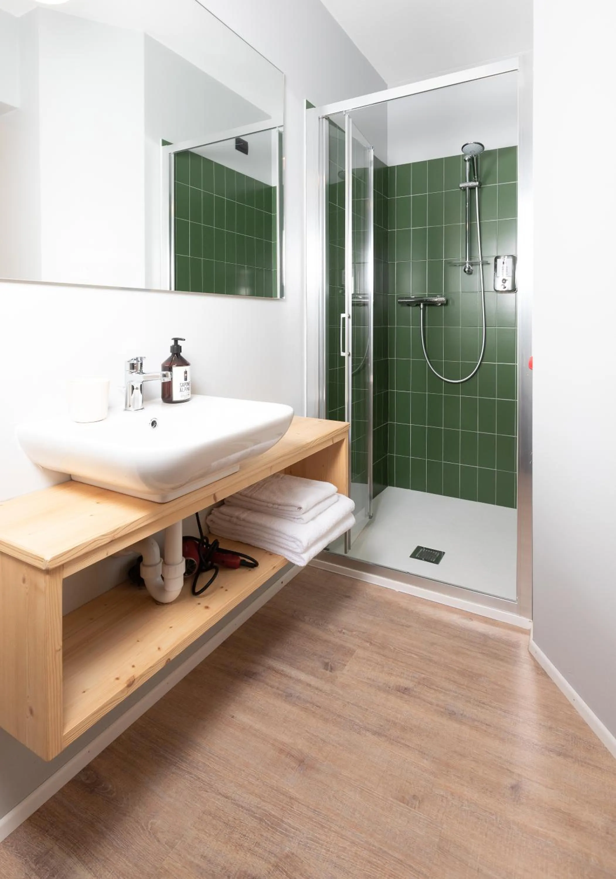 Shower in Ostello Alpino