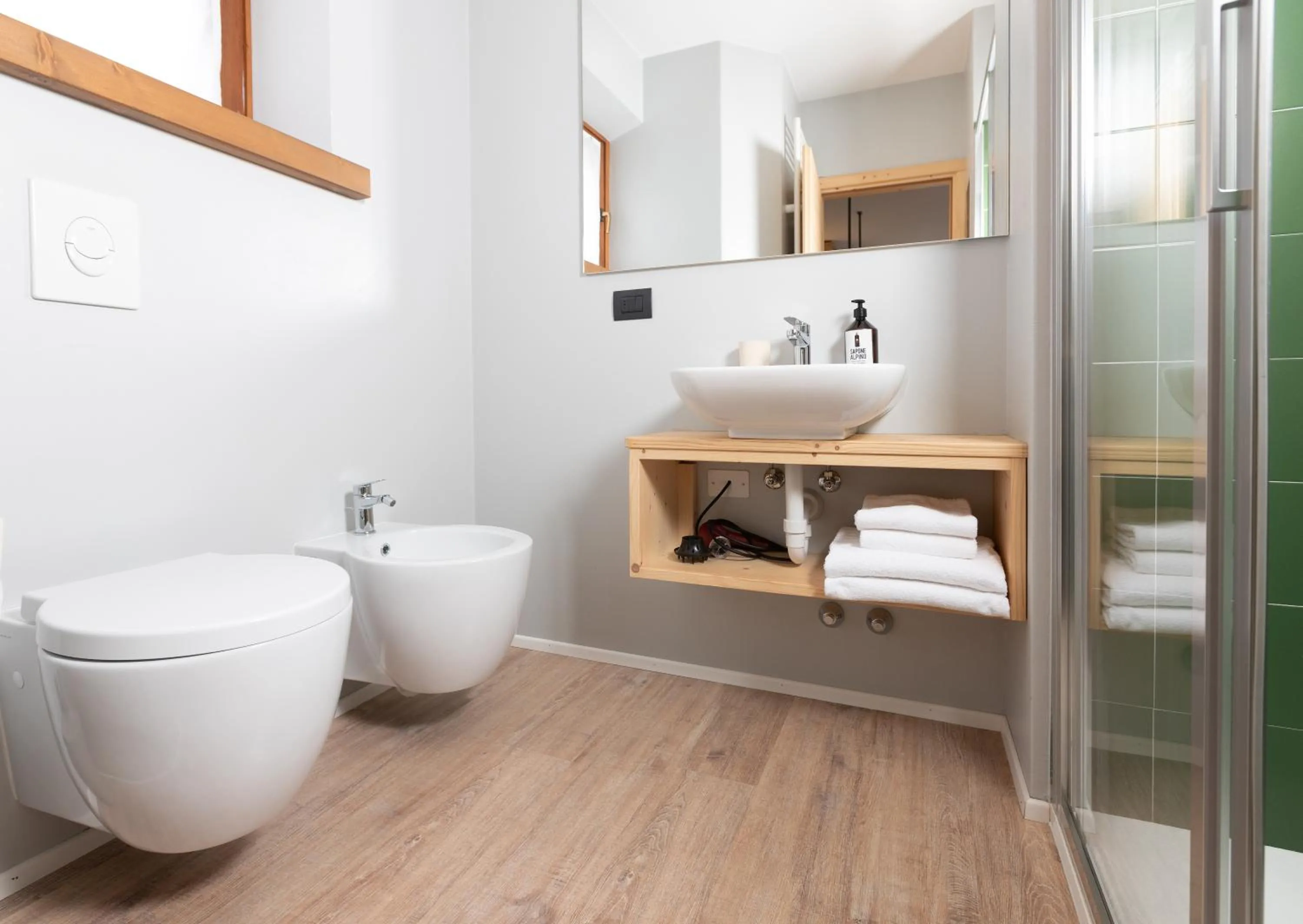 Shower in Ostello Alpino