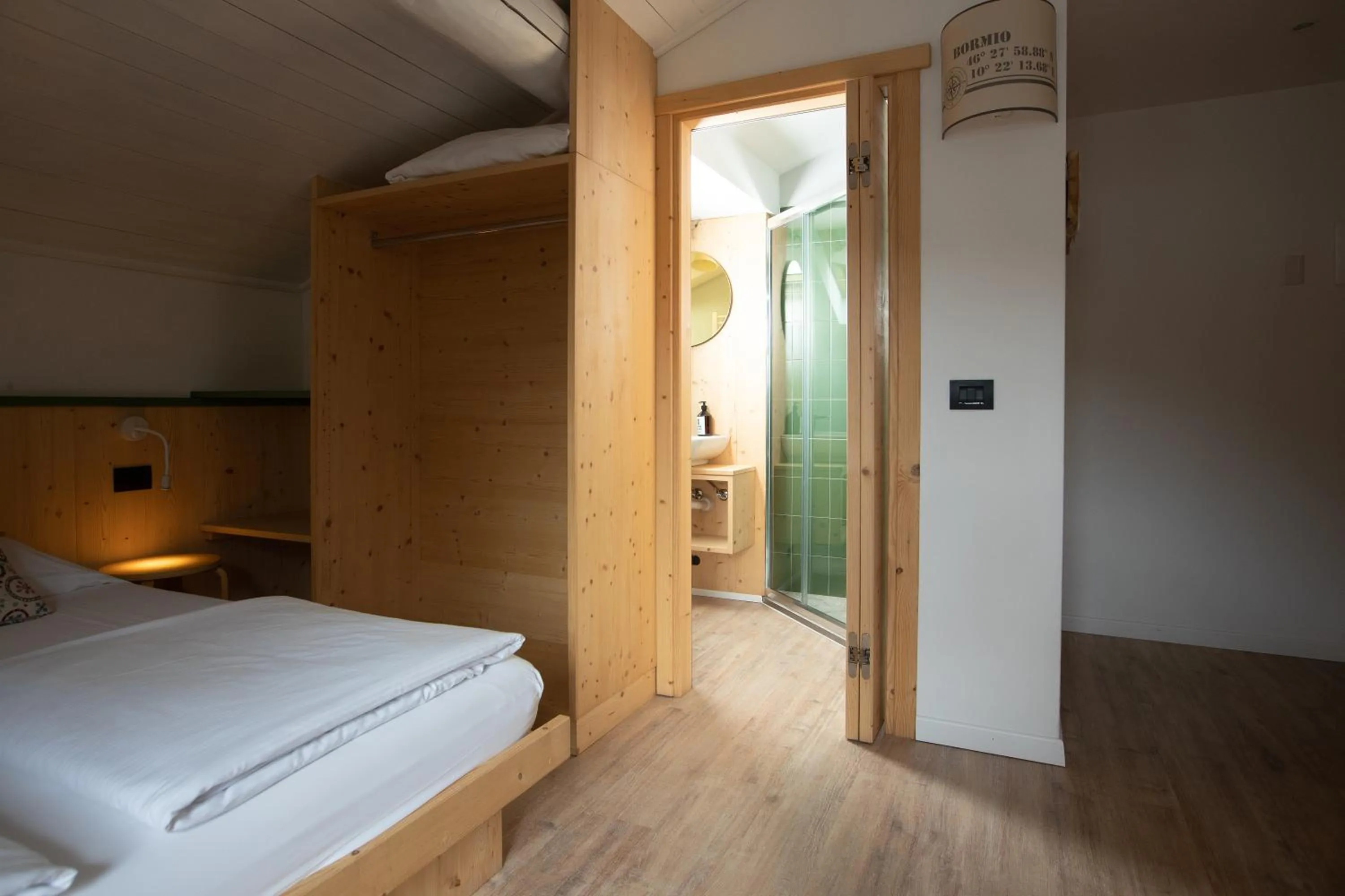 Photo of the whole room, Bed in Ostello Alpino