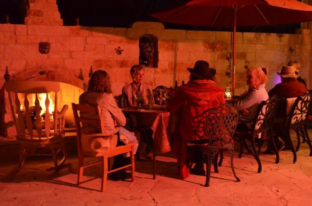 Guests in Rarumpelpunzeldornaschenwittchen