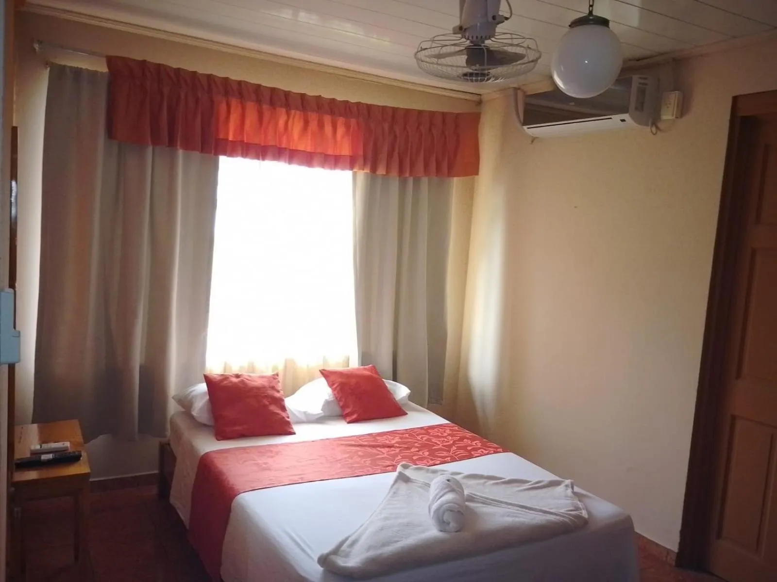 Bed in Hotel Torre Fuerte