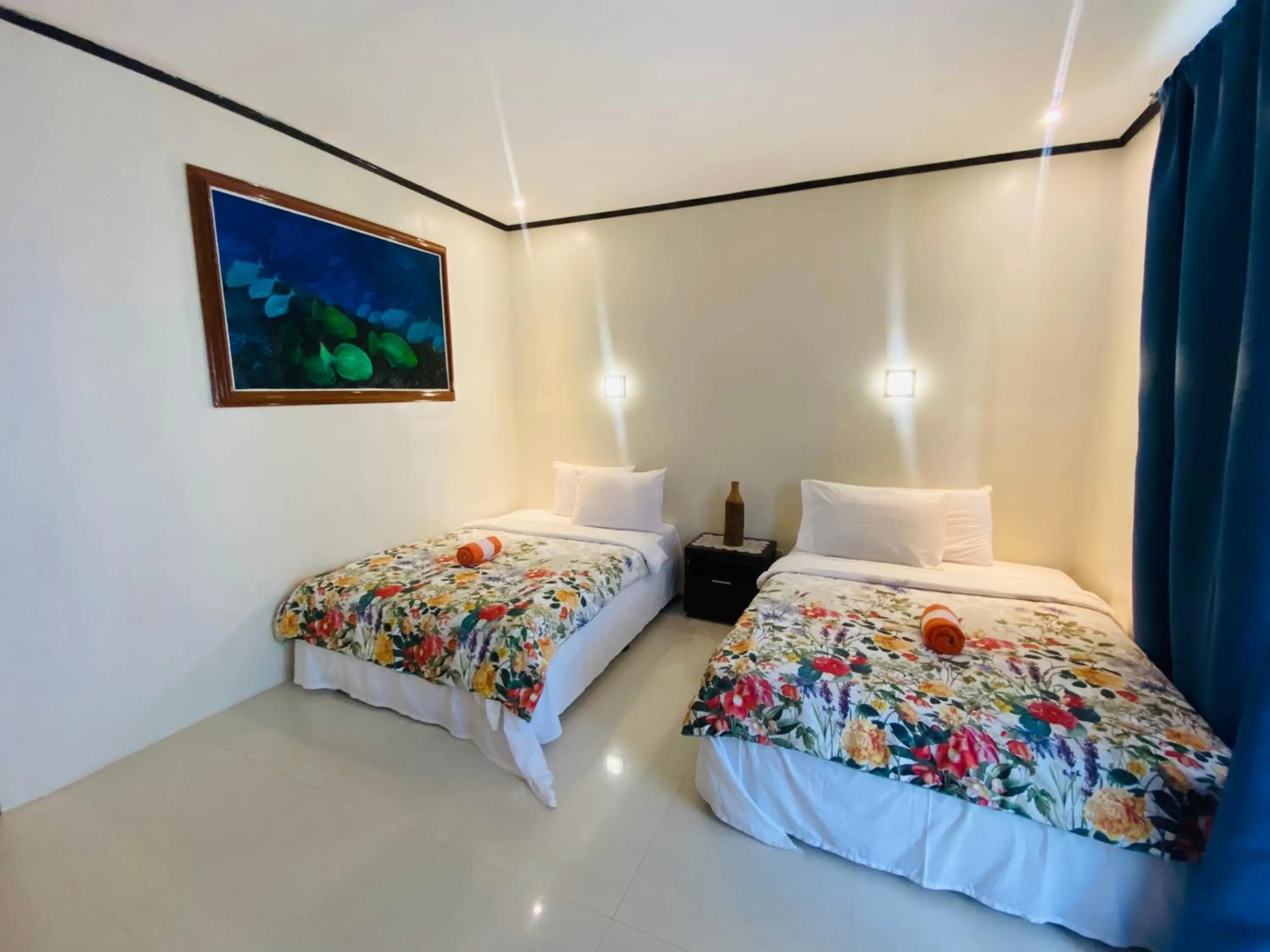 Photo of the whole room, Bed in Bentrina Diving Resort