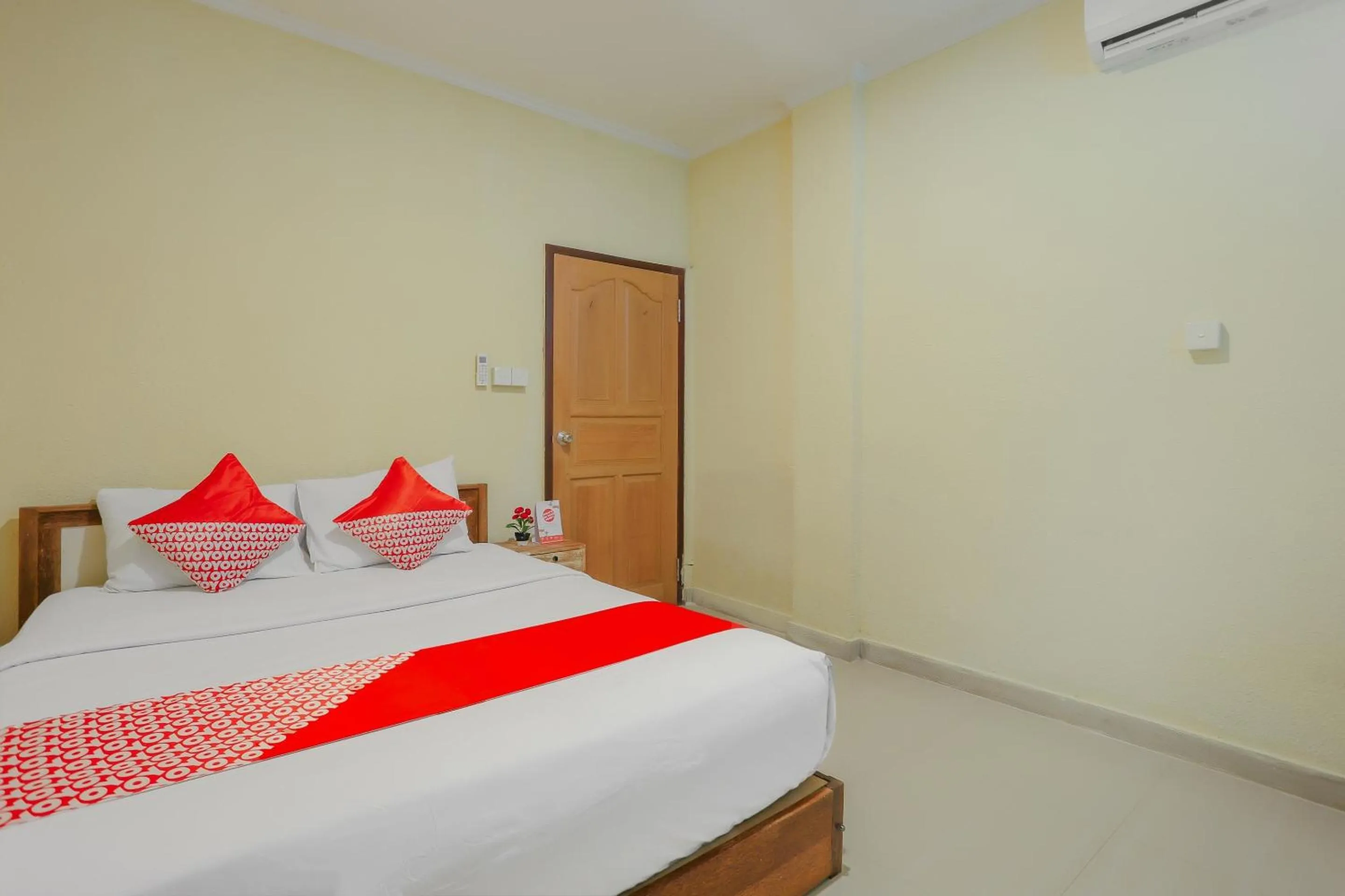 Bedroom, Bed in OYO Life 90301 Hidden Village Uluwatu