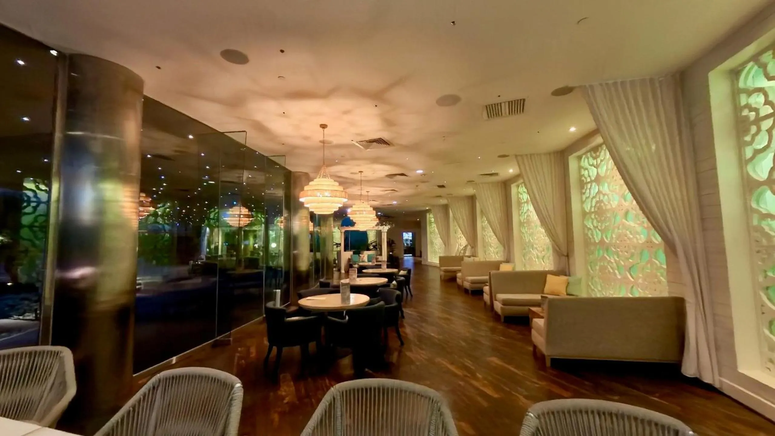 Lounge or bar in Riviera Resort Palm Springs