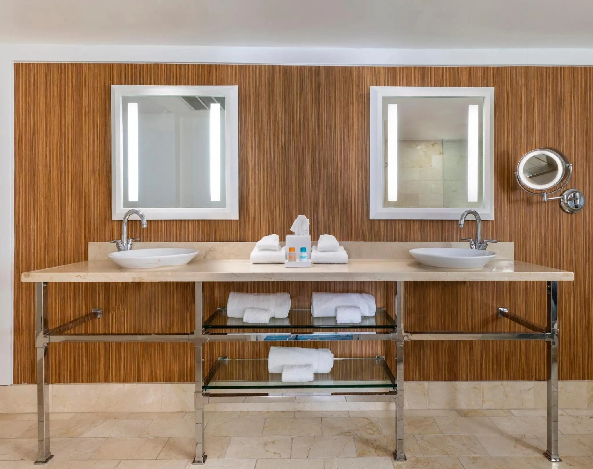 Photo of the whole room in Riviera Resort Palm Springs