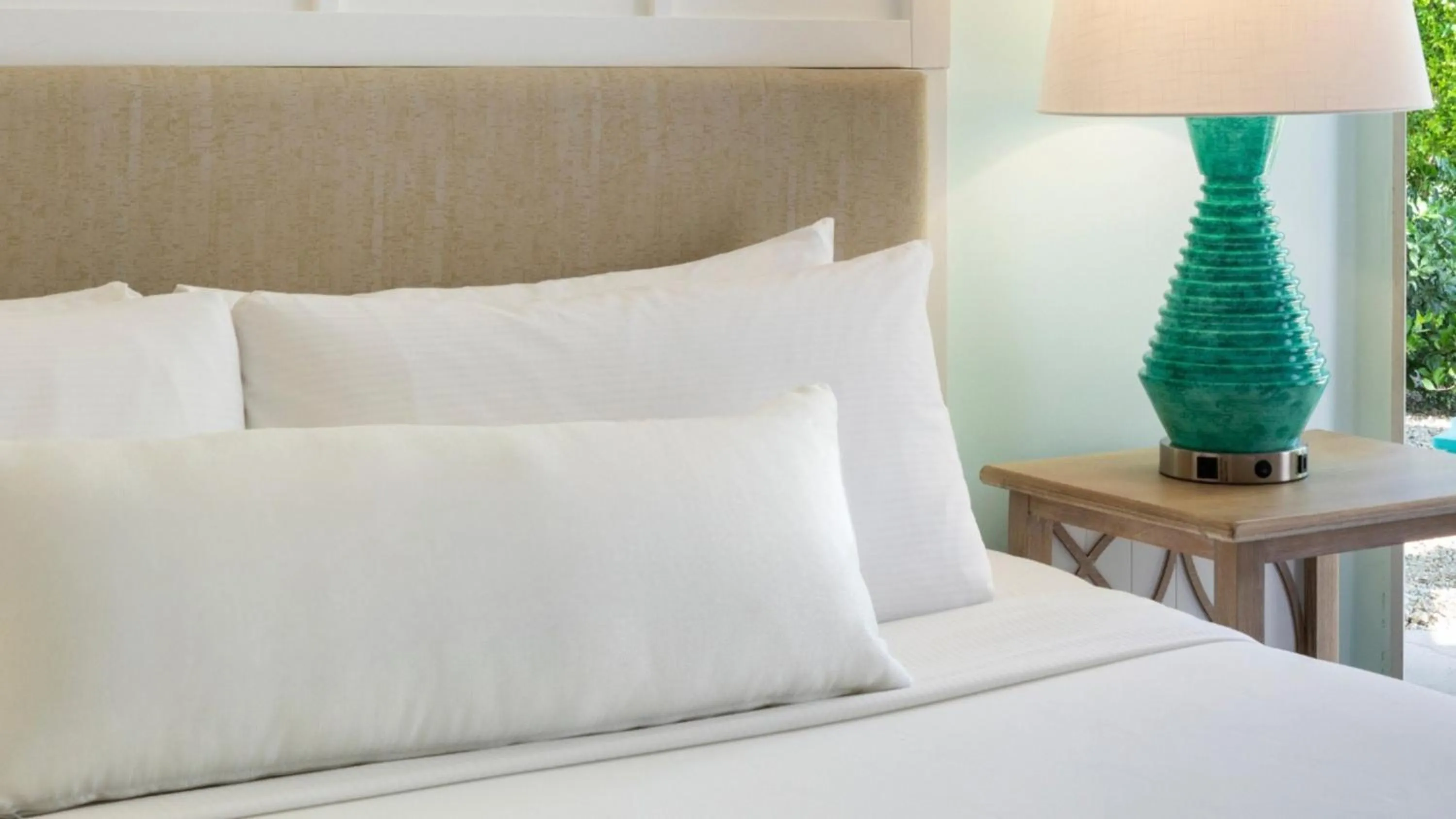 Photo of the whole room, Bed in Riviera Resort Palm Springs