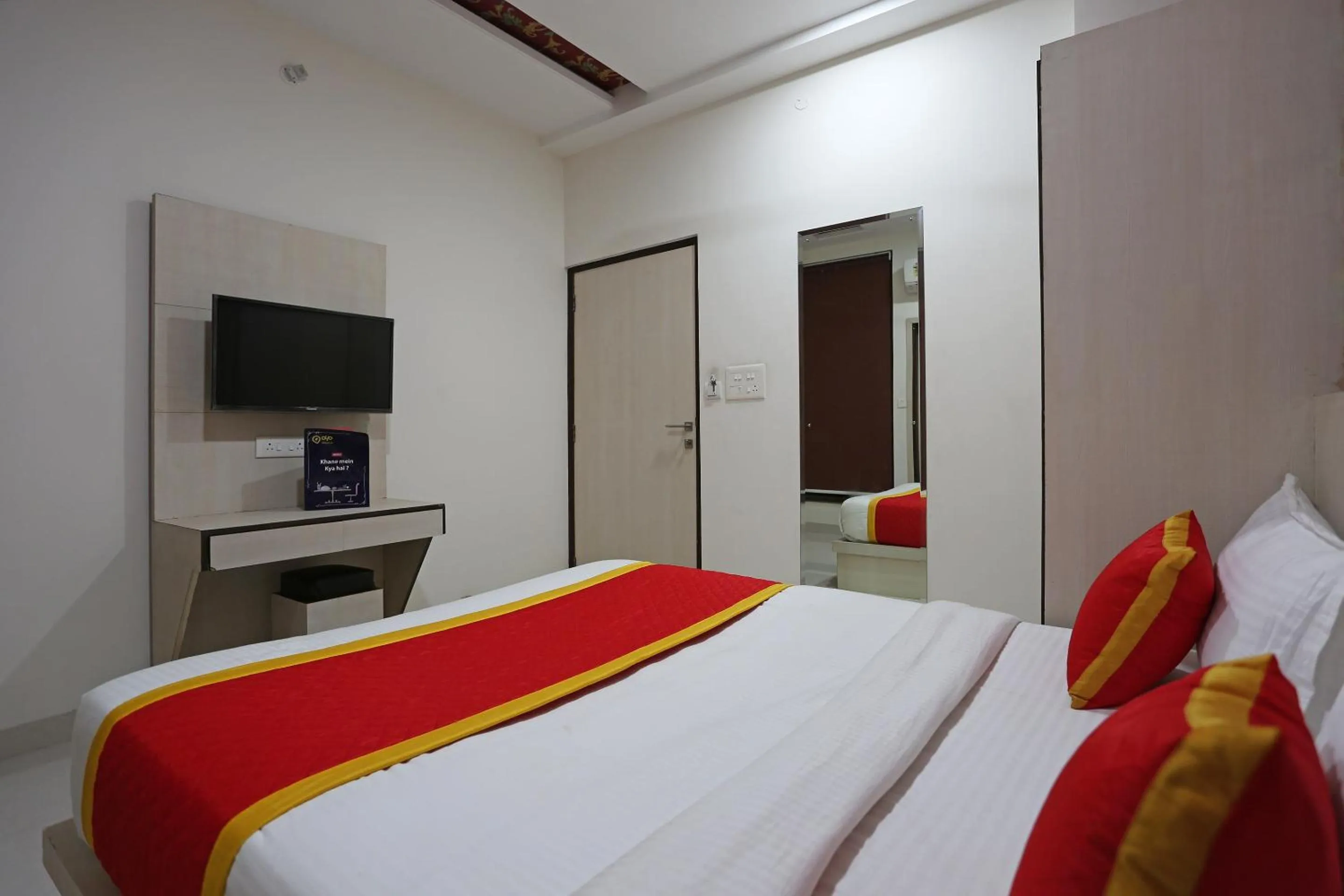 Bedroom, Bed in Super Capital O Swastika