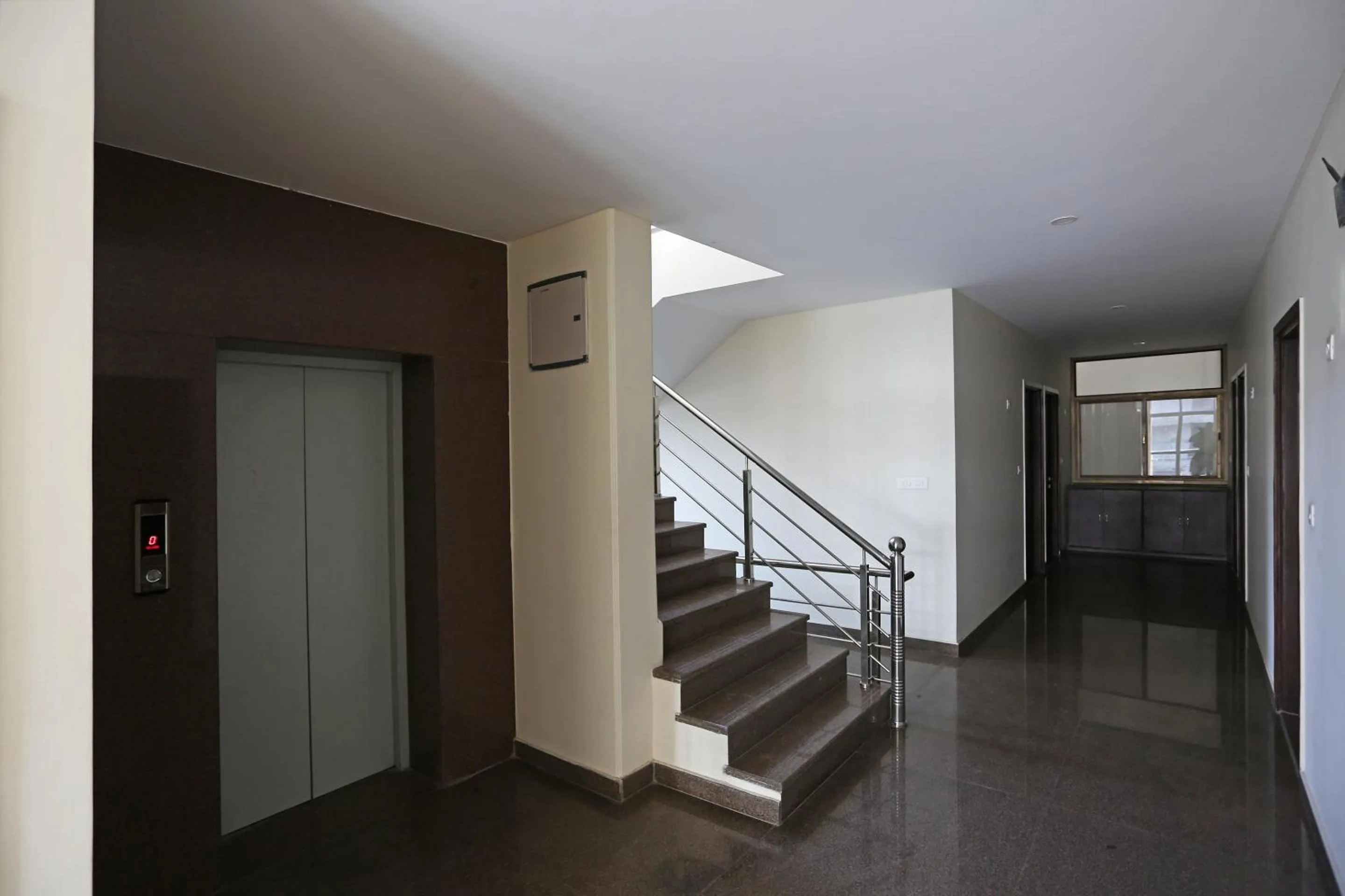 Lobby or reception in Super Capital O Swastika