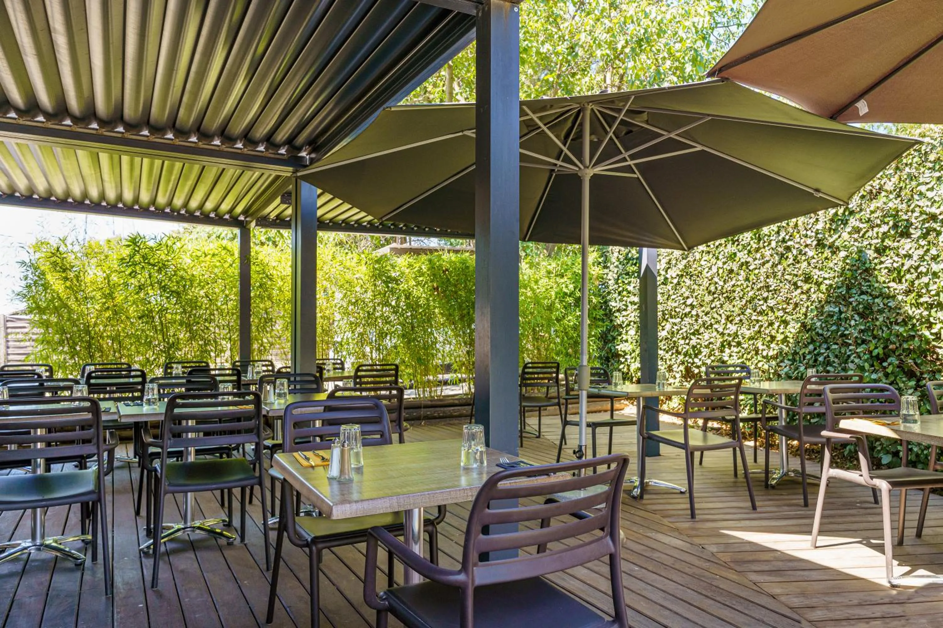 Patio in Brit Hotel Confort Manosque Cadarache