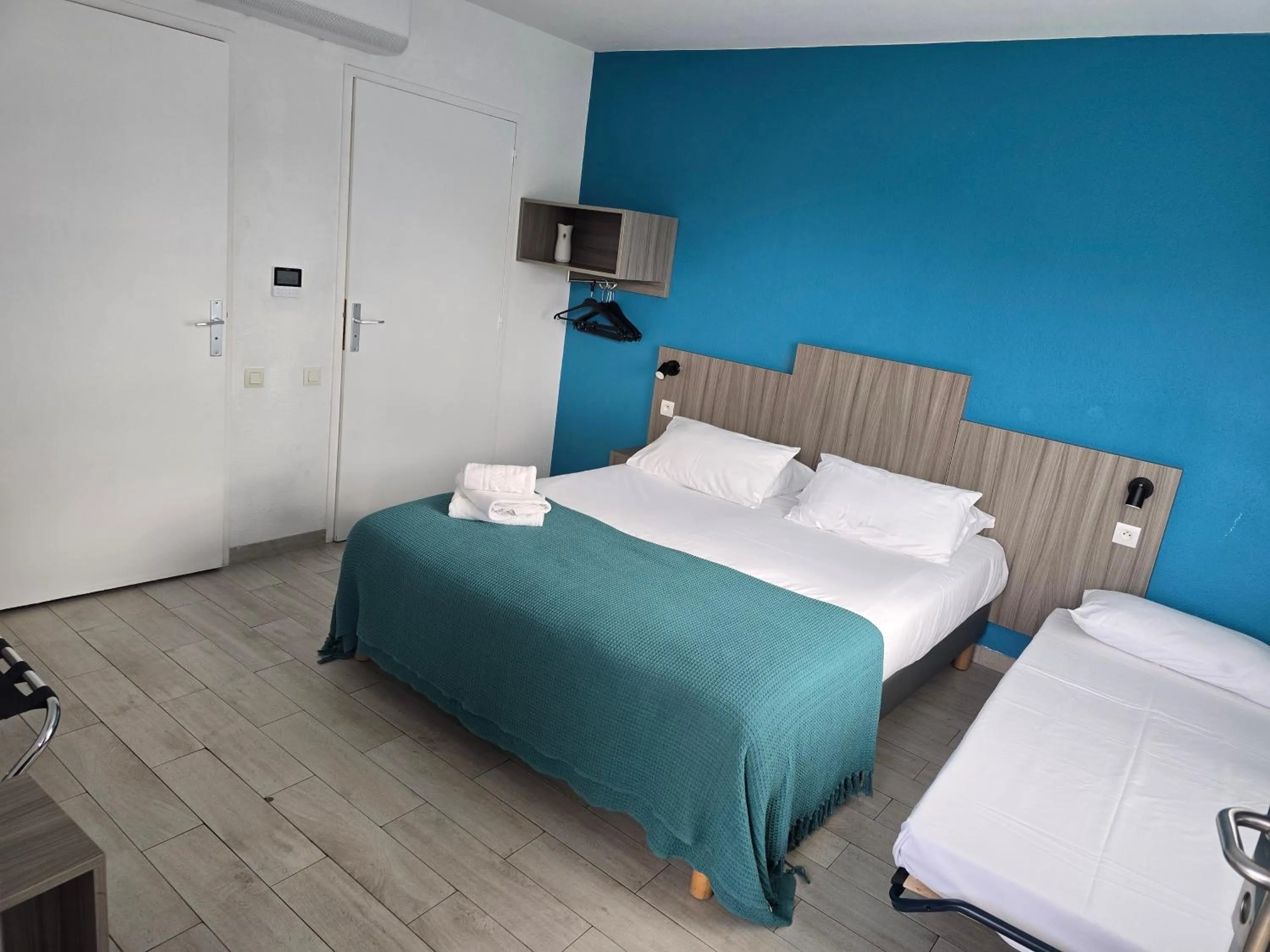 Photo of the whole room, Bed in Brit Hotel Confort Manosque Cadarache