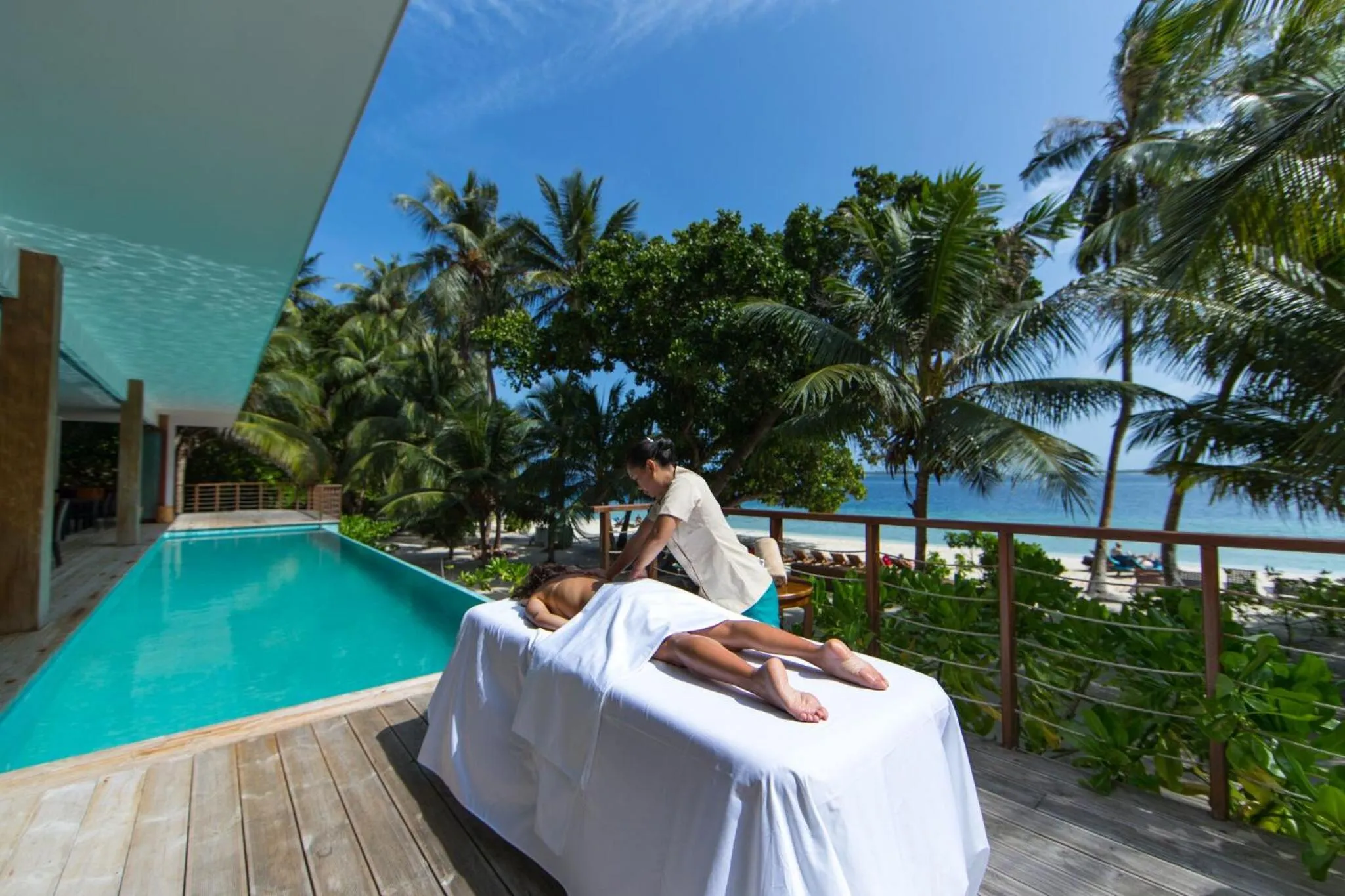 Massage in Kiha Beach