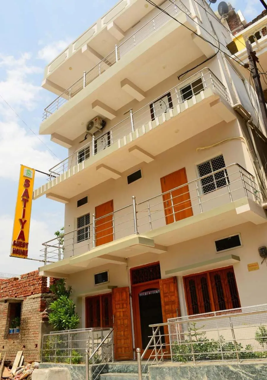 Property building in Satiya Guest House