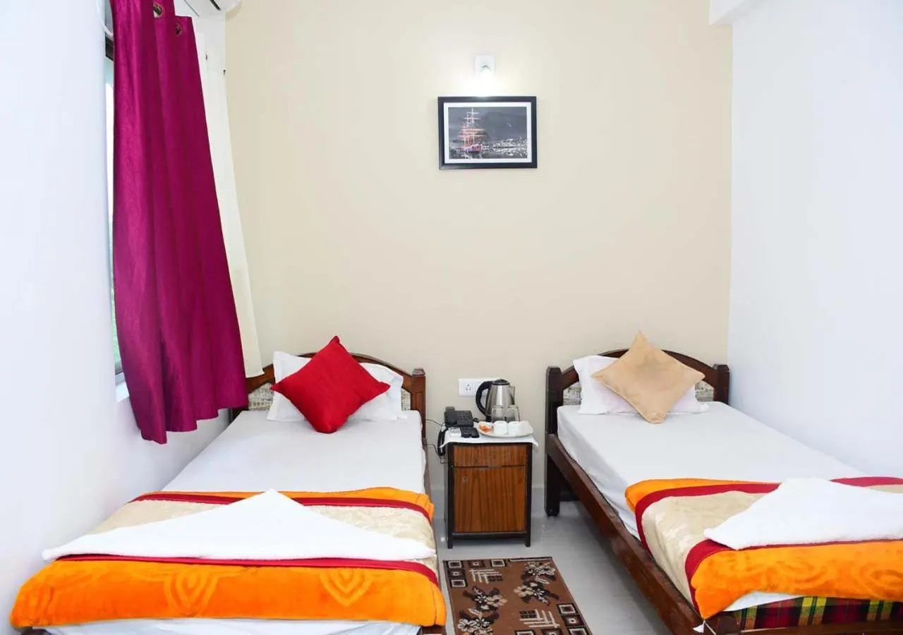 bunk bed in Satiya Guest House