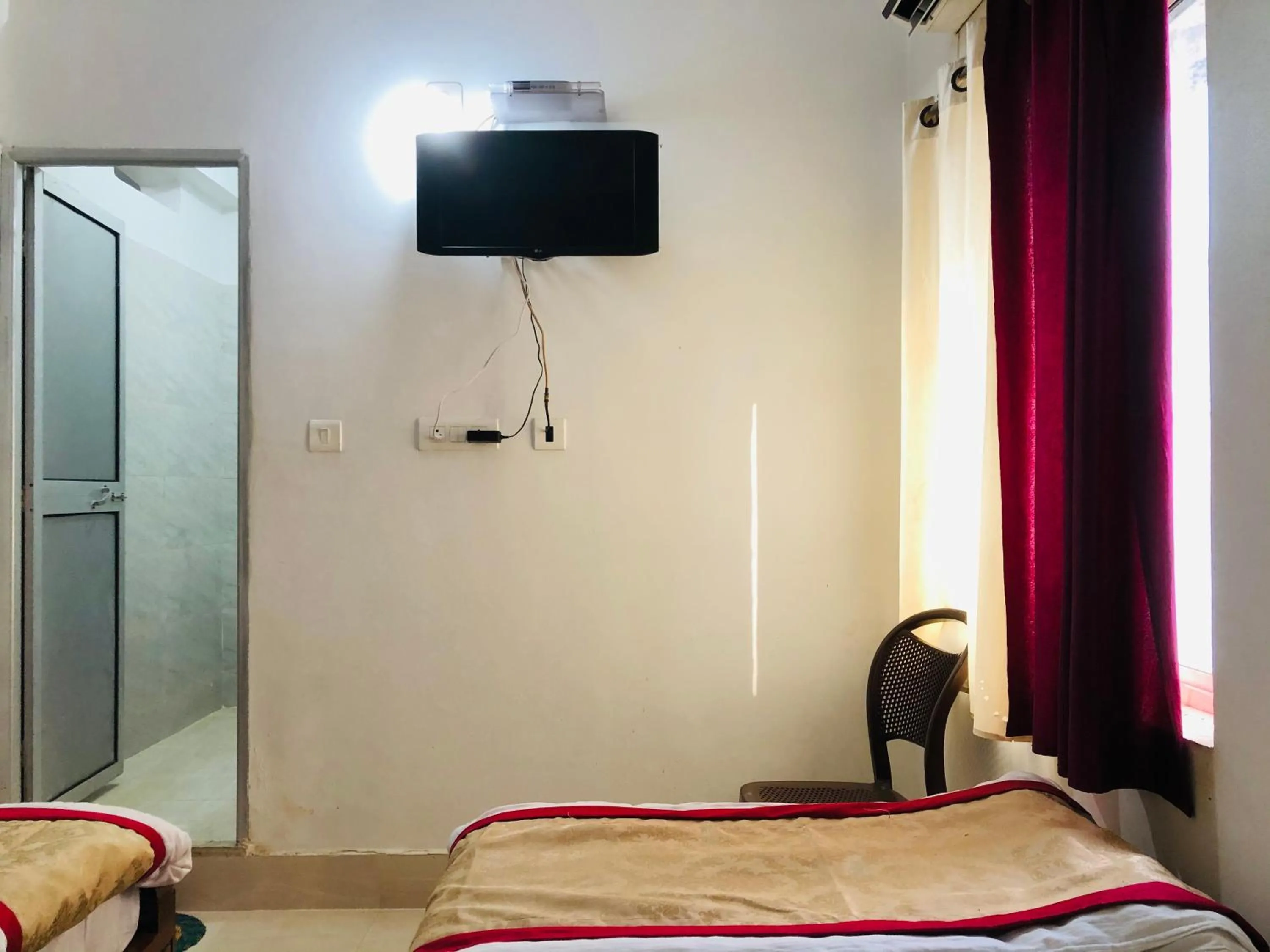 TV and multimedia in Satiya Guest House
