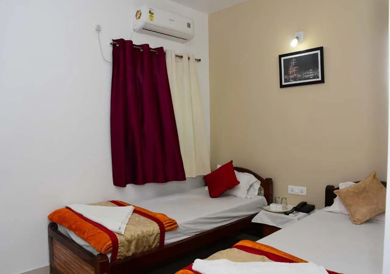bunk bed in Satiya Guest House