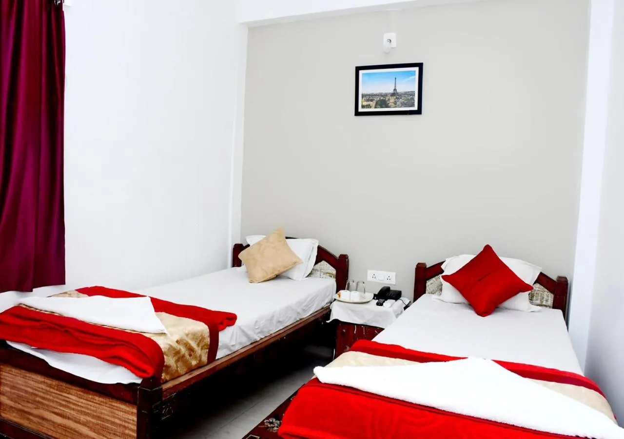 Bed in Satiya Guest House