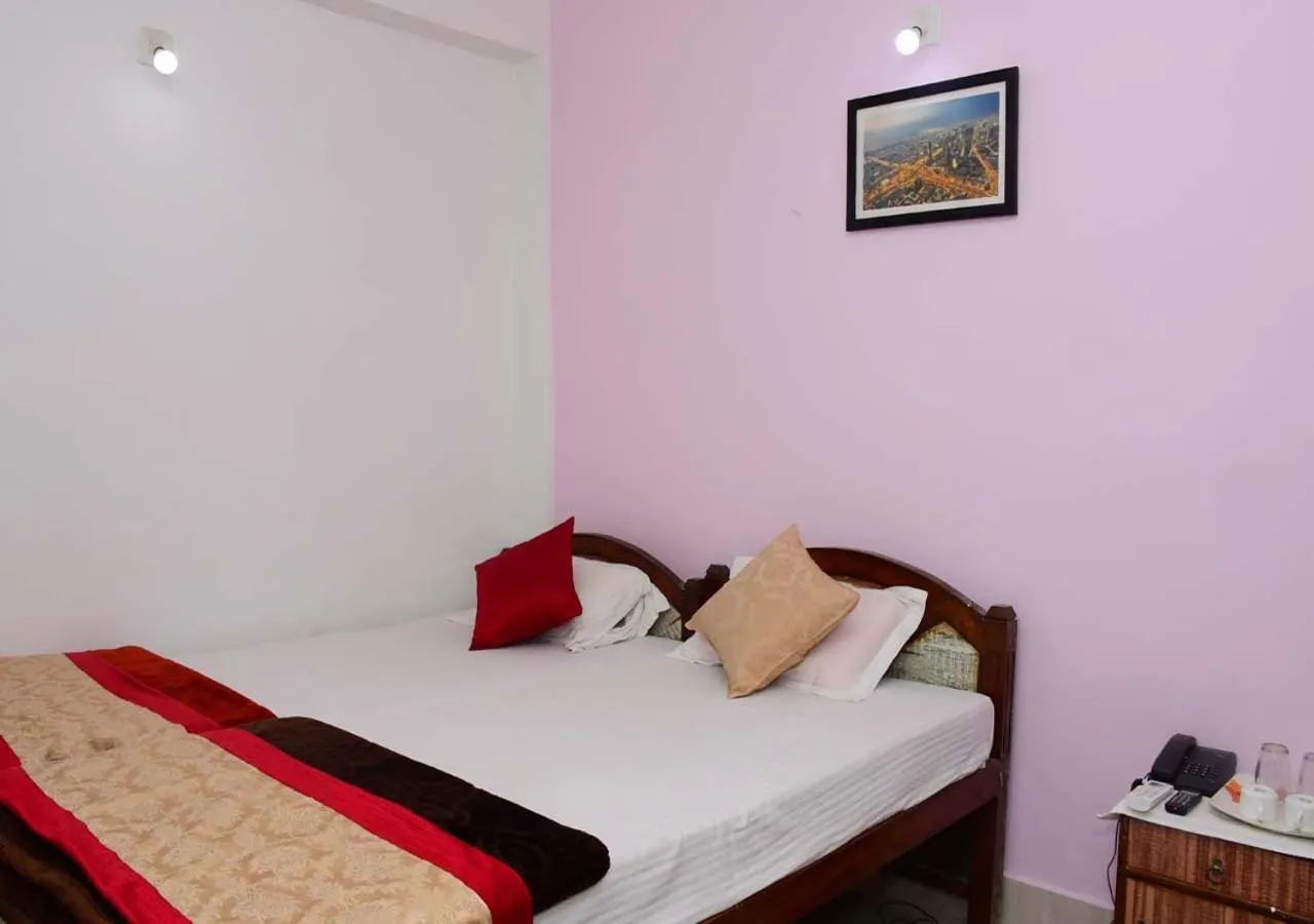 Bed in Satiya Guest House