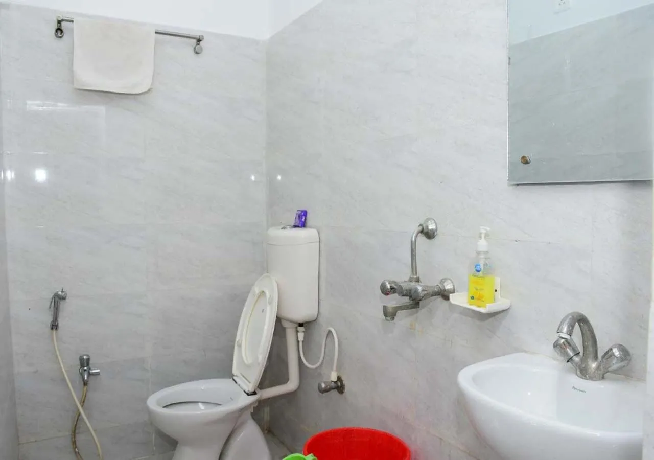 Bathroom in Satiya Guest House