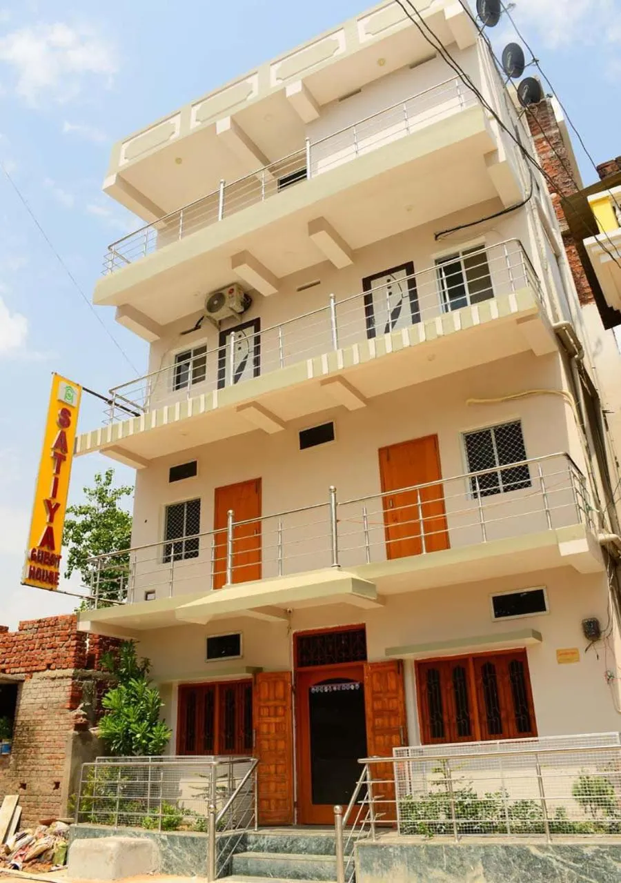 Property building in Satiya Guest House