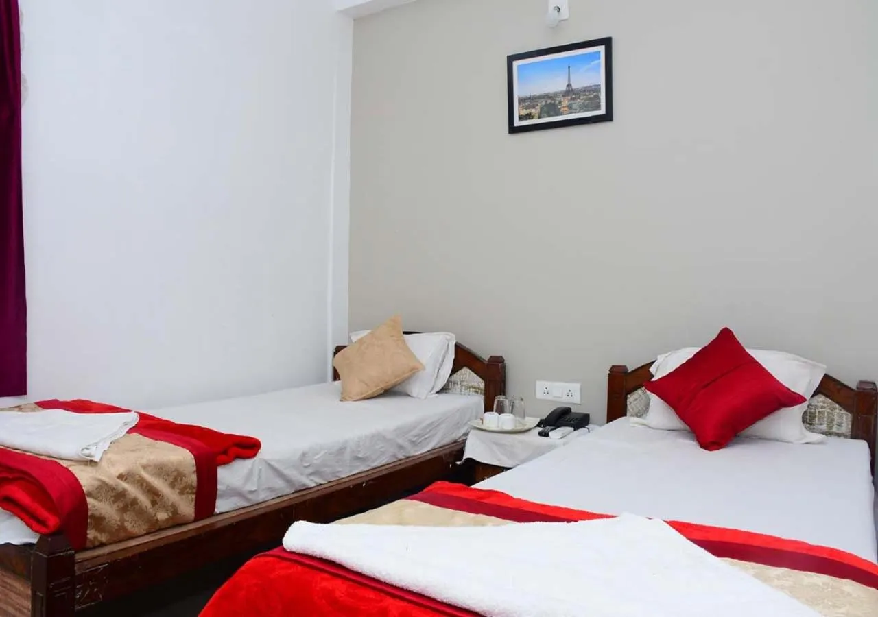 Bed in Satiya Guest House