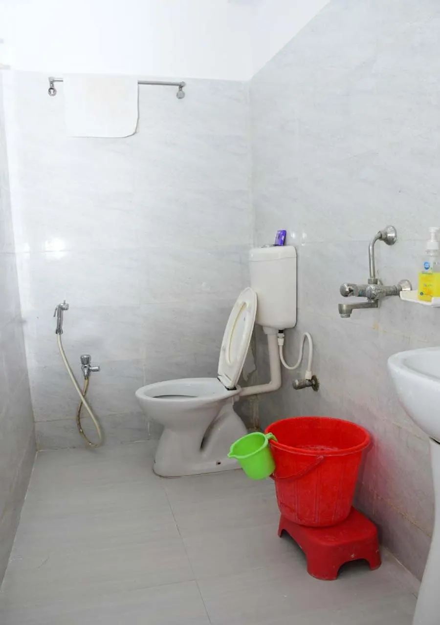 Toilet in Satiya Guest House