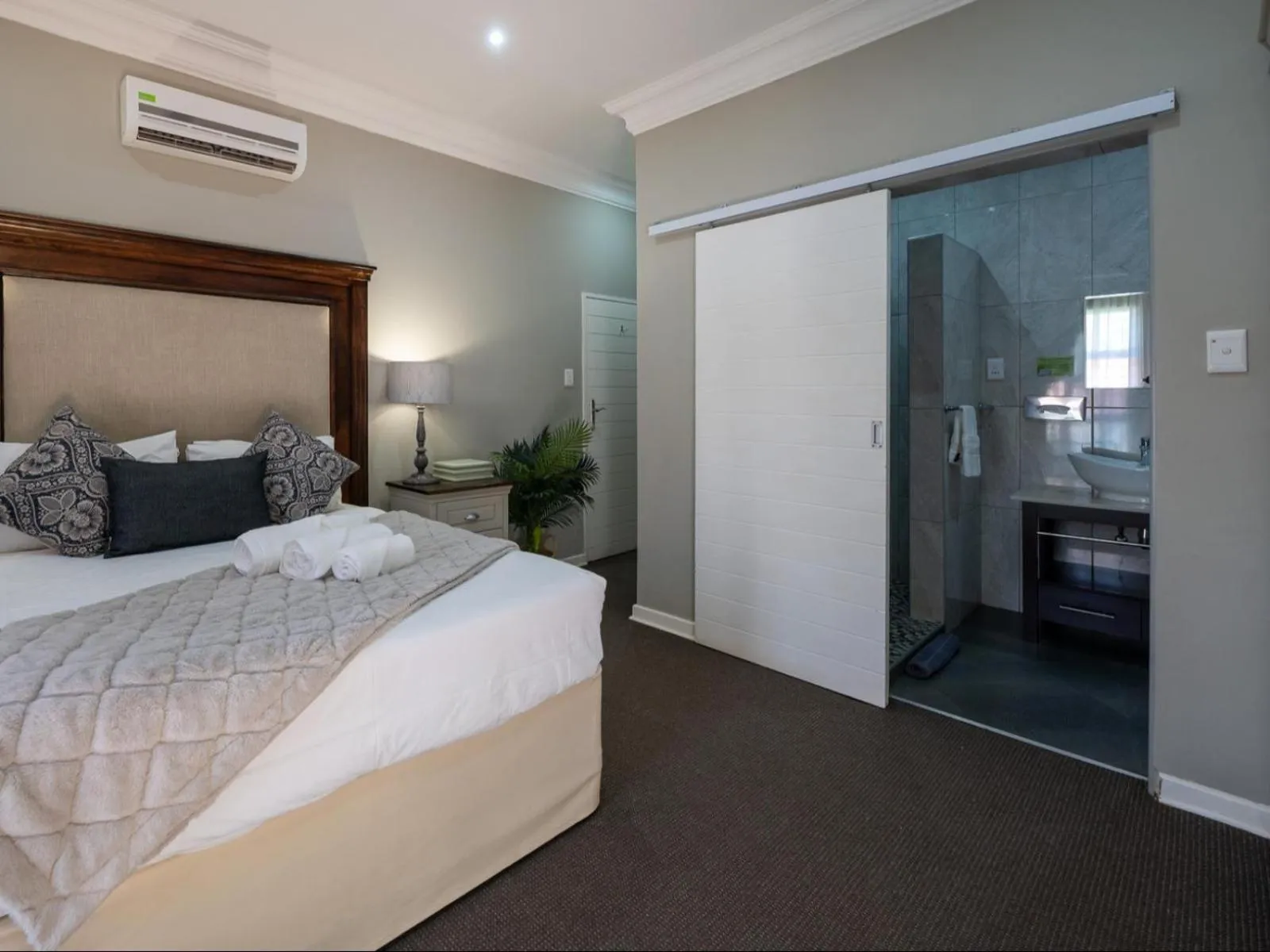 Photo of the whole room, Bed in Familia Guesthouse & Boutique Hotel