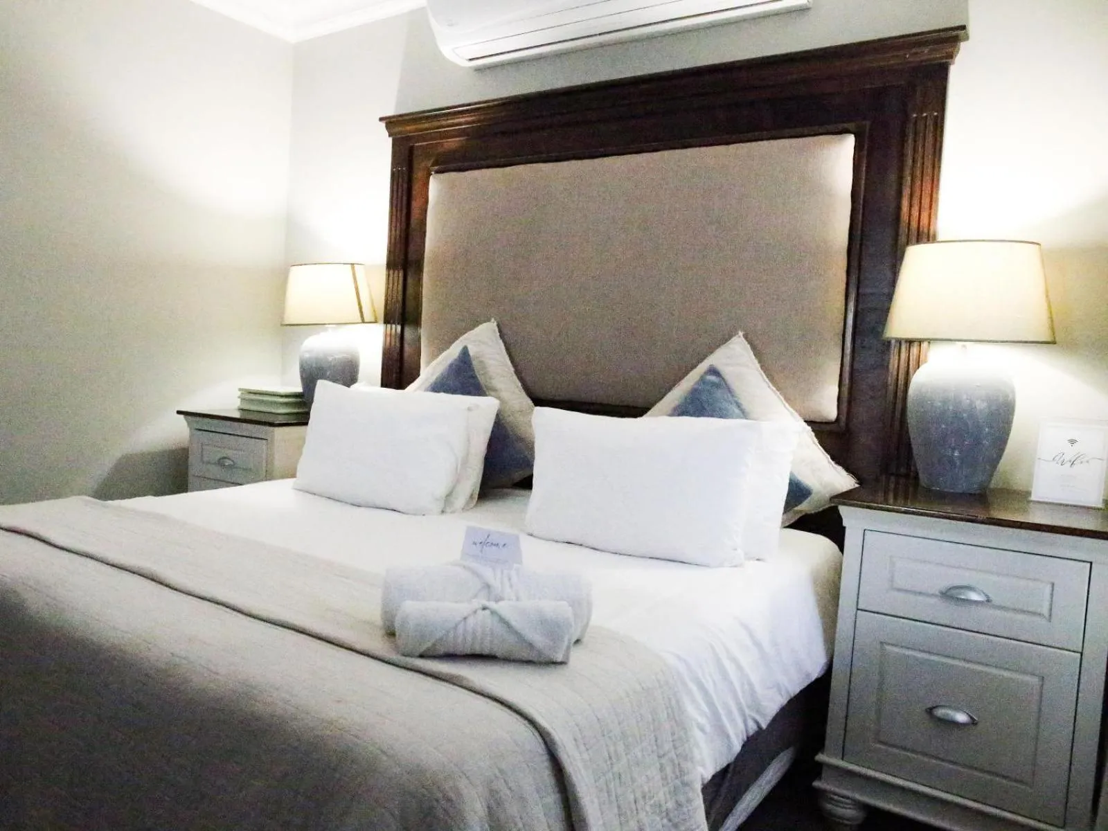Bed in Familia Guesthouse & Boutique Hotel