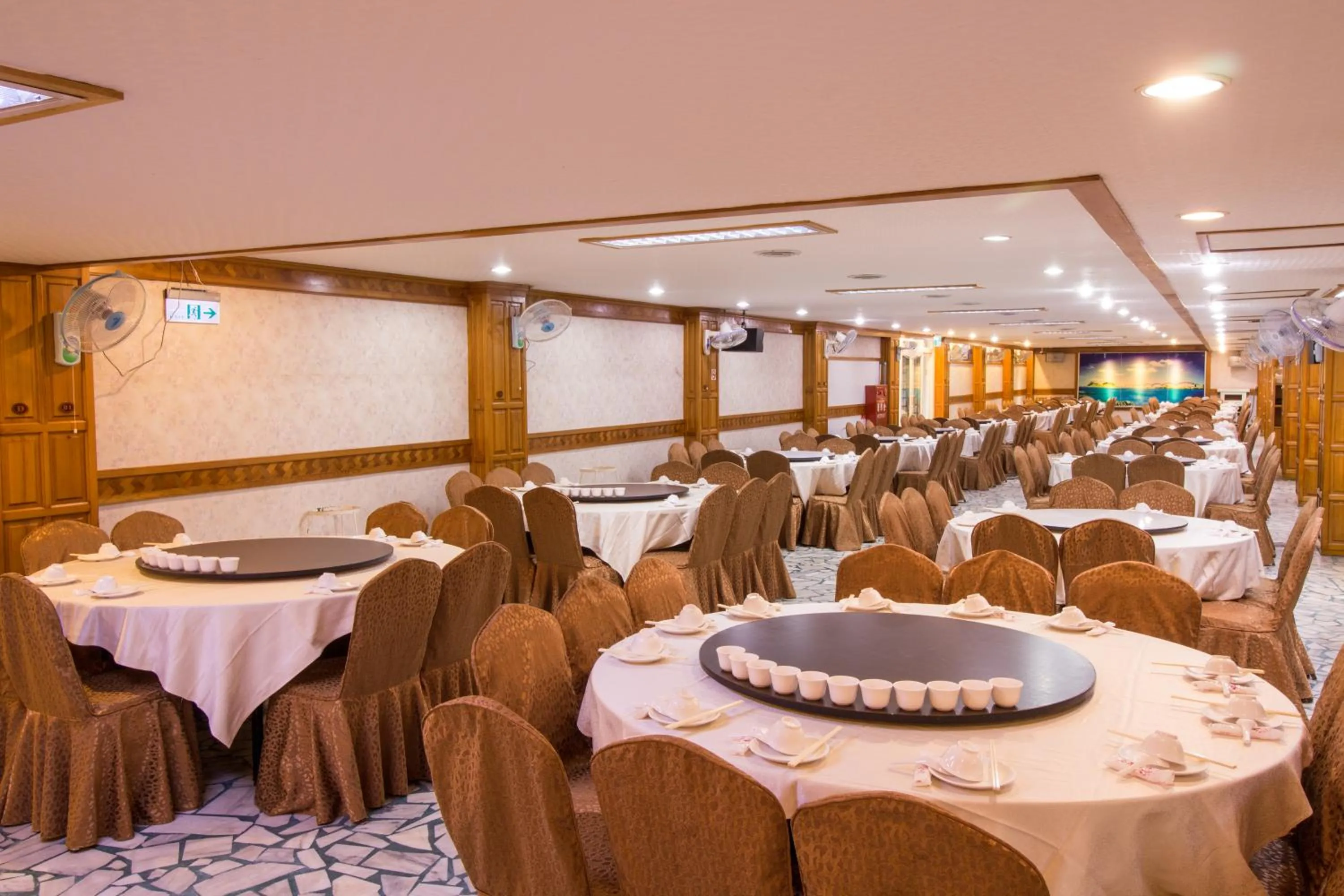 Dining area in Dong Tair Spa Hotel