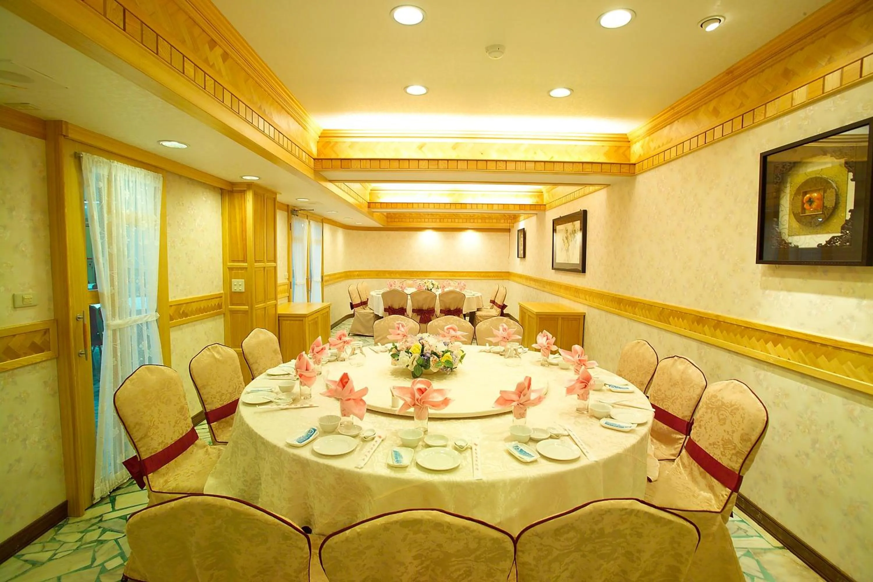 Restaurant/places to eat in Dong Tair Spa Hotel