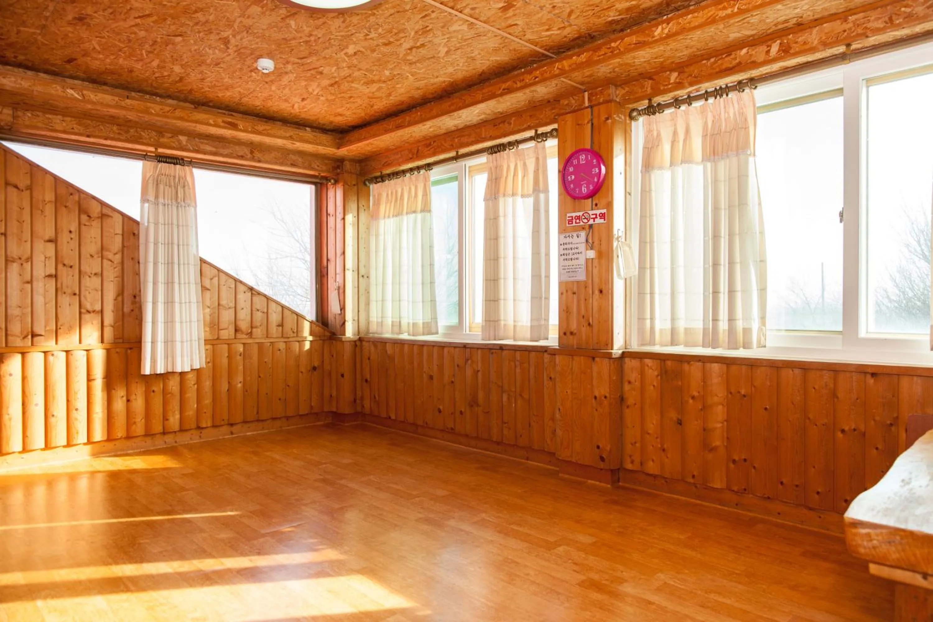 Decorative detail in Sunrise Pension