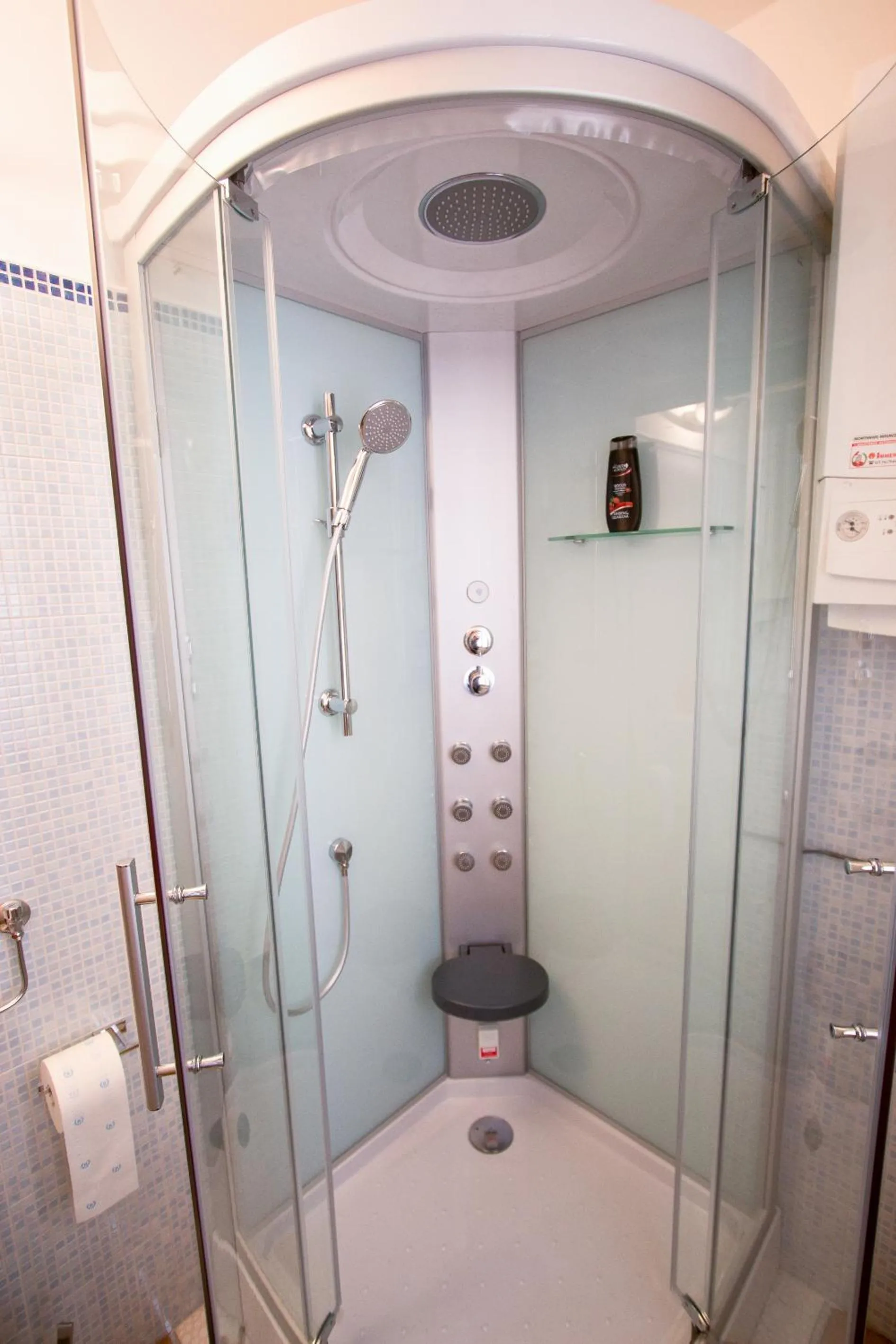 Shower in BB il Castello di Vetro