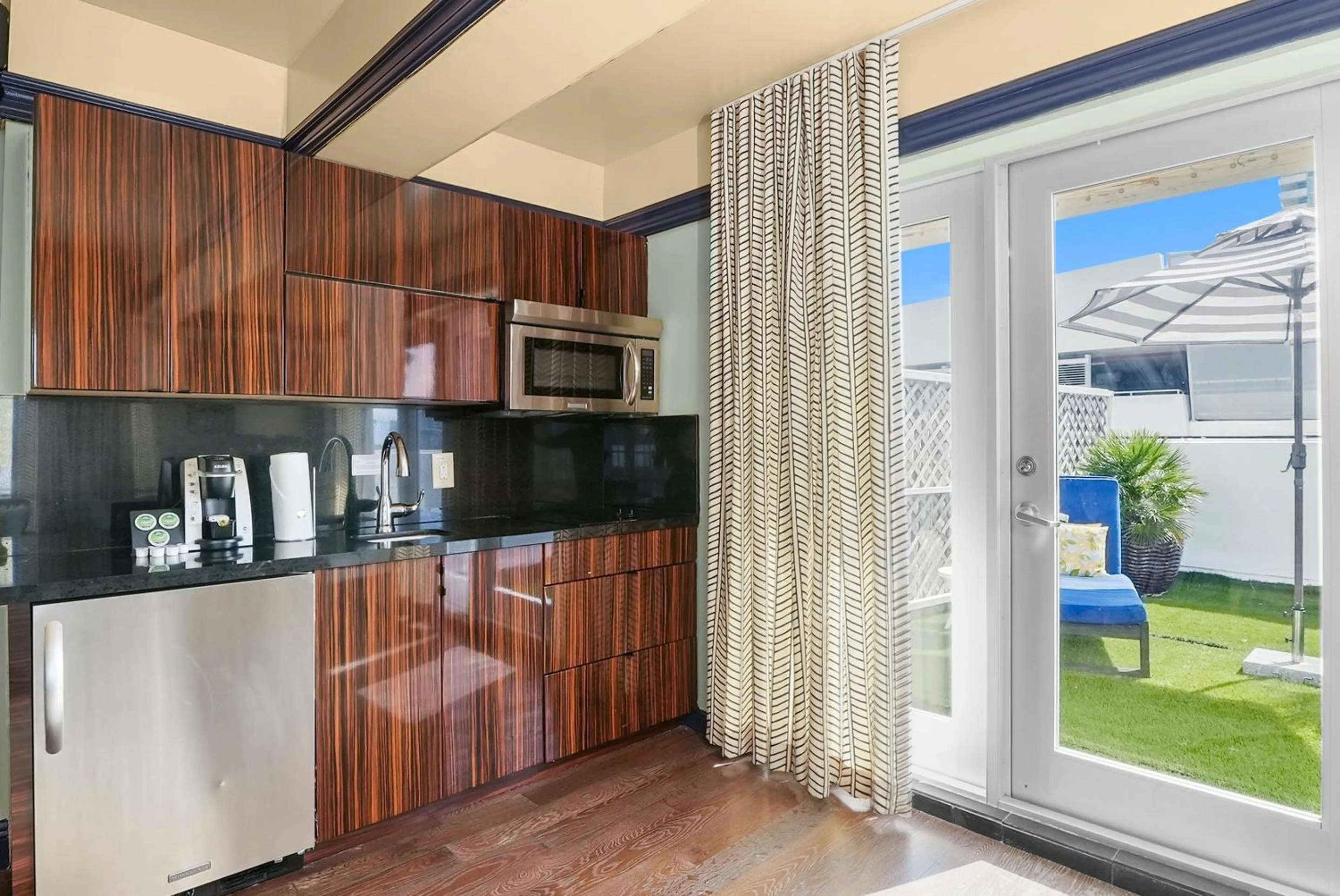 Kitchen or kitchenette in Riviera Suites