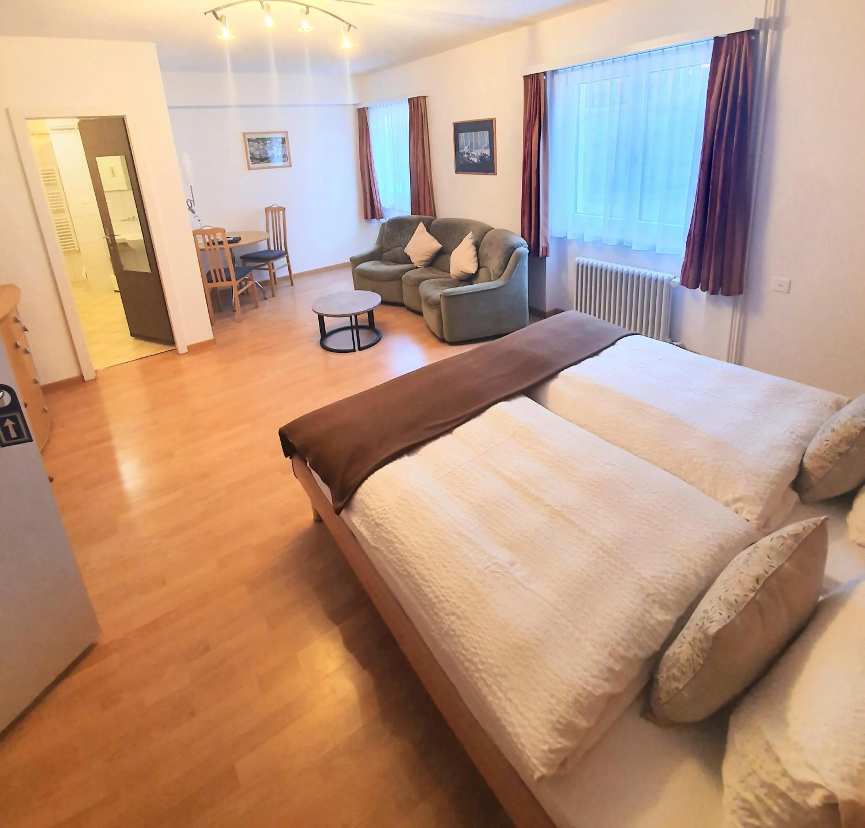 Photo of the whole room, Bed in Hotel-Restaurant Grina