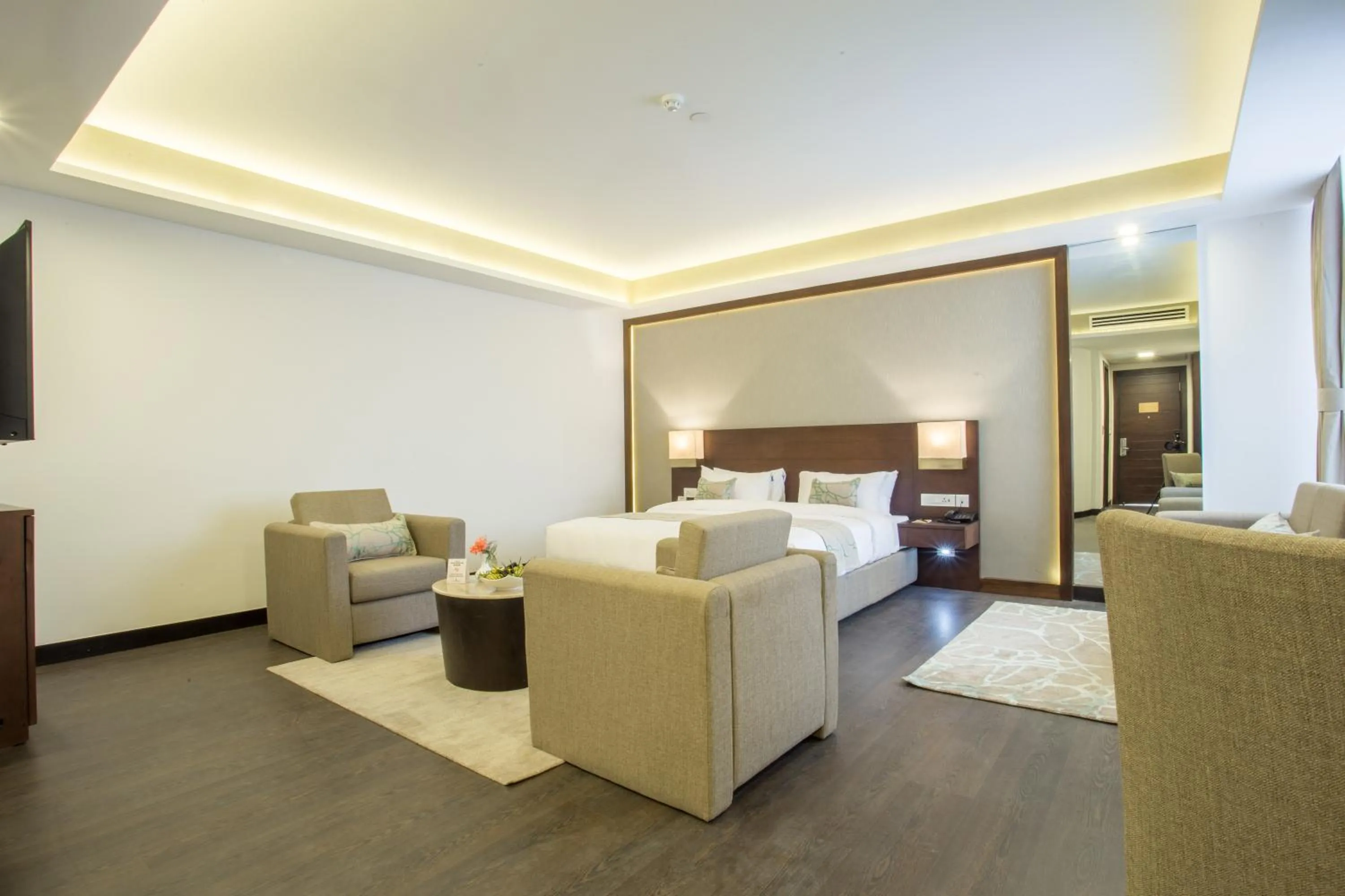 Shower in Hotel Mulberry