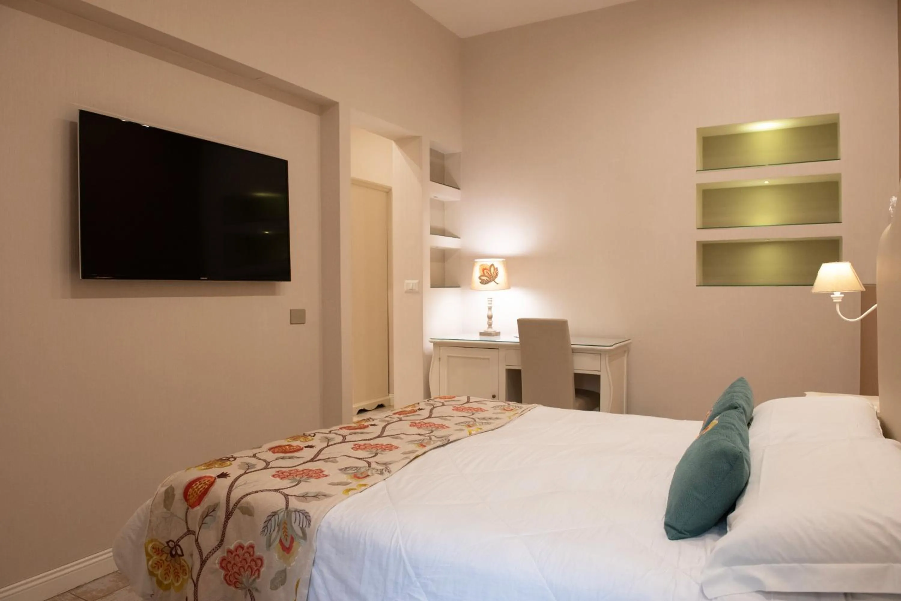 Bed in Certosa Suite