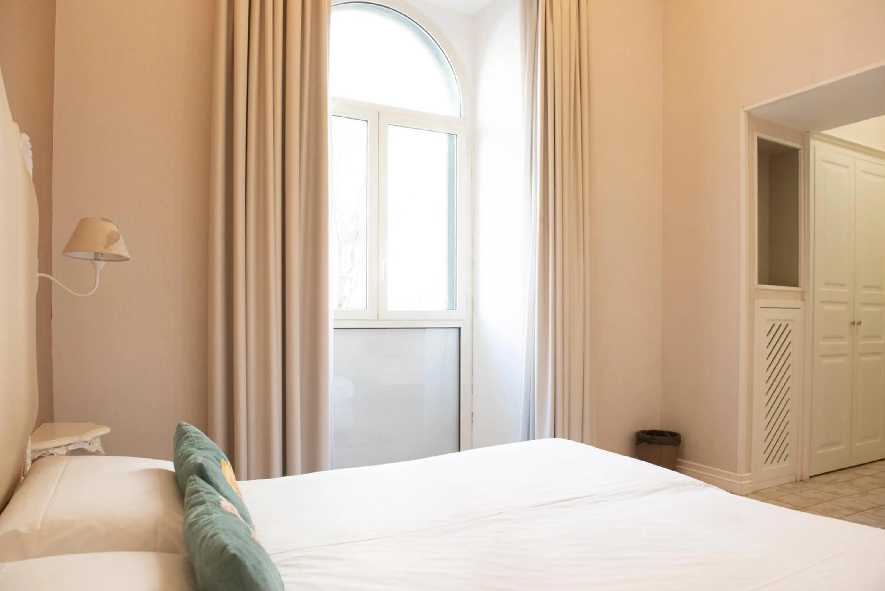 Photo of the whole room, Bed in Certosa Suite