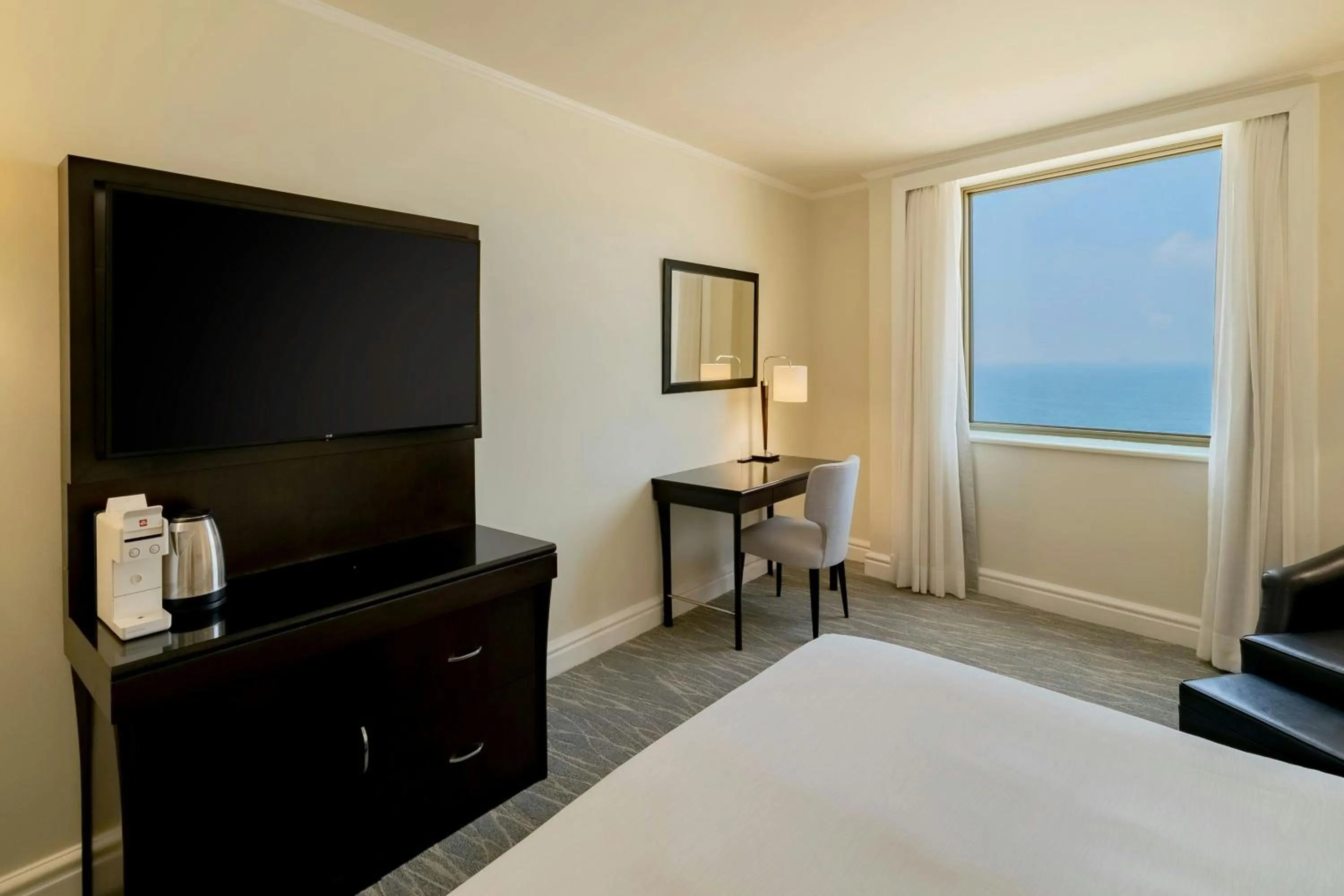 Photo of the whole room, Bed in JW Marriott Rio de Janeiro