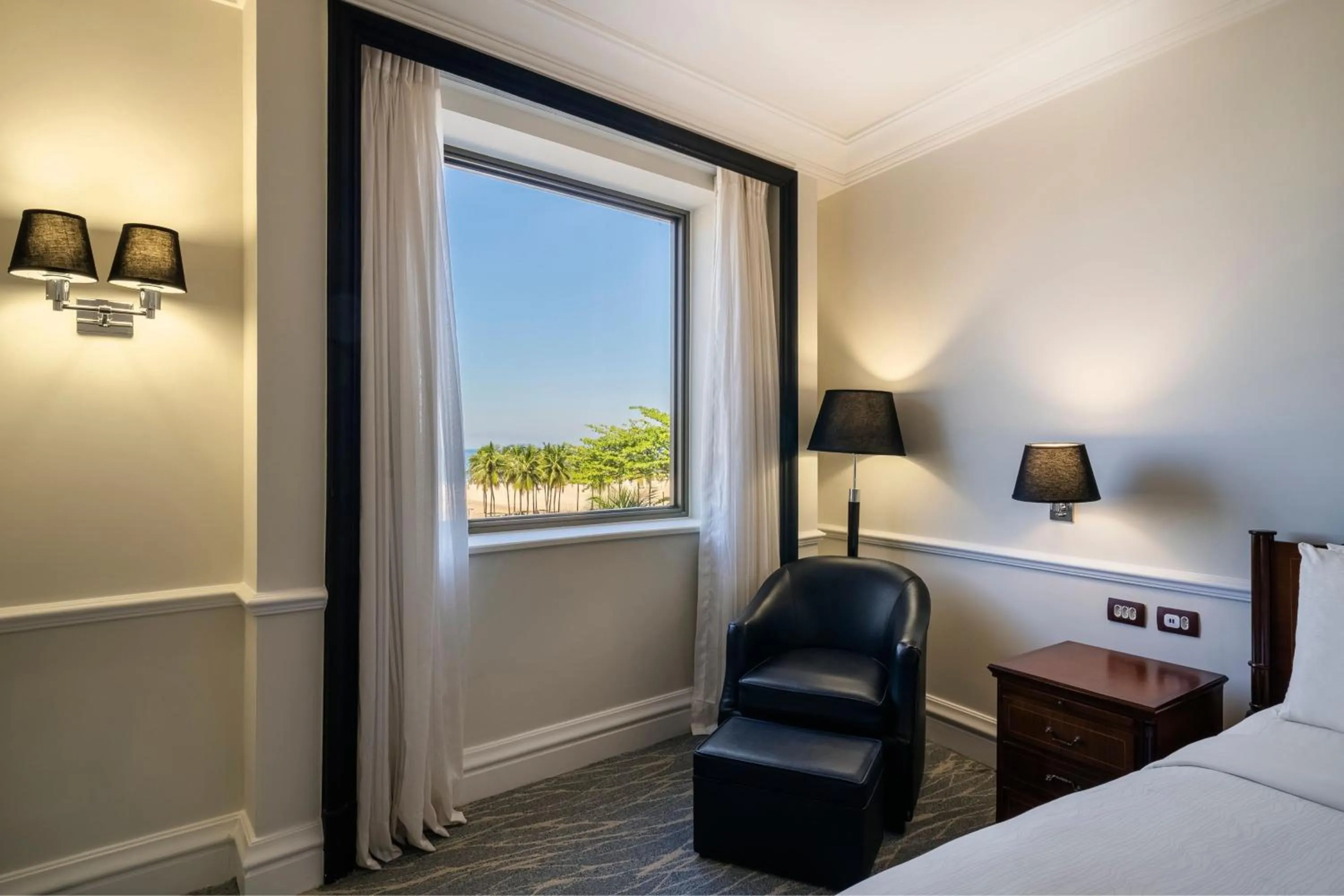 Photo of the whole room, Bed in JW Marriott Rio de Janeiro