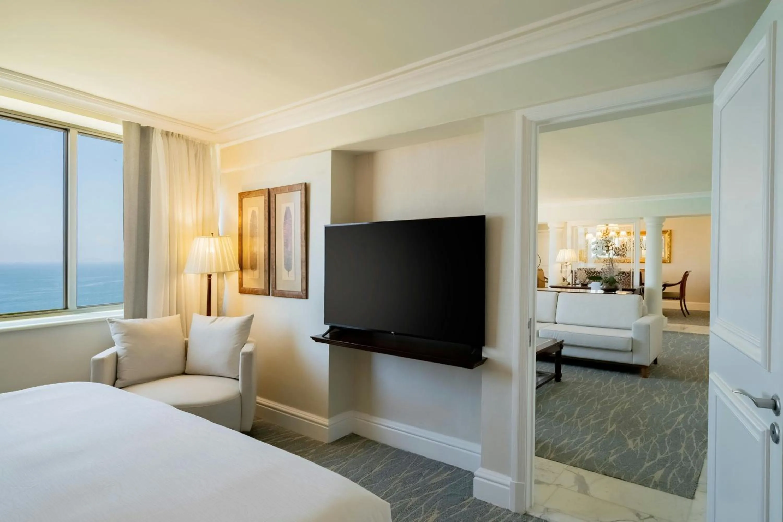 Photo of the whole room, Bed in JW Marriott Rio de Janeiro