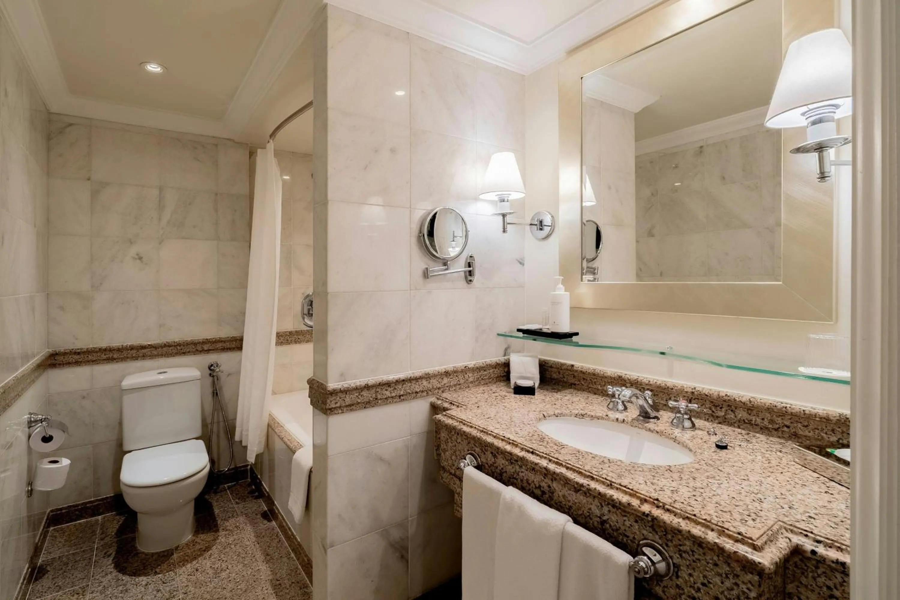 Photo of the whole room in JW Marriott Rio de Janeiro