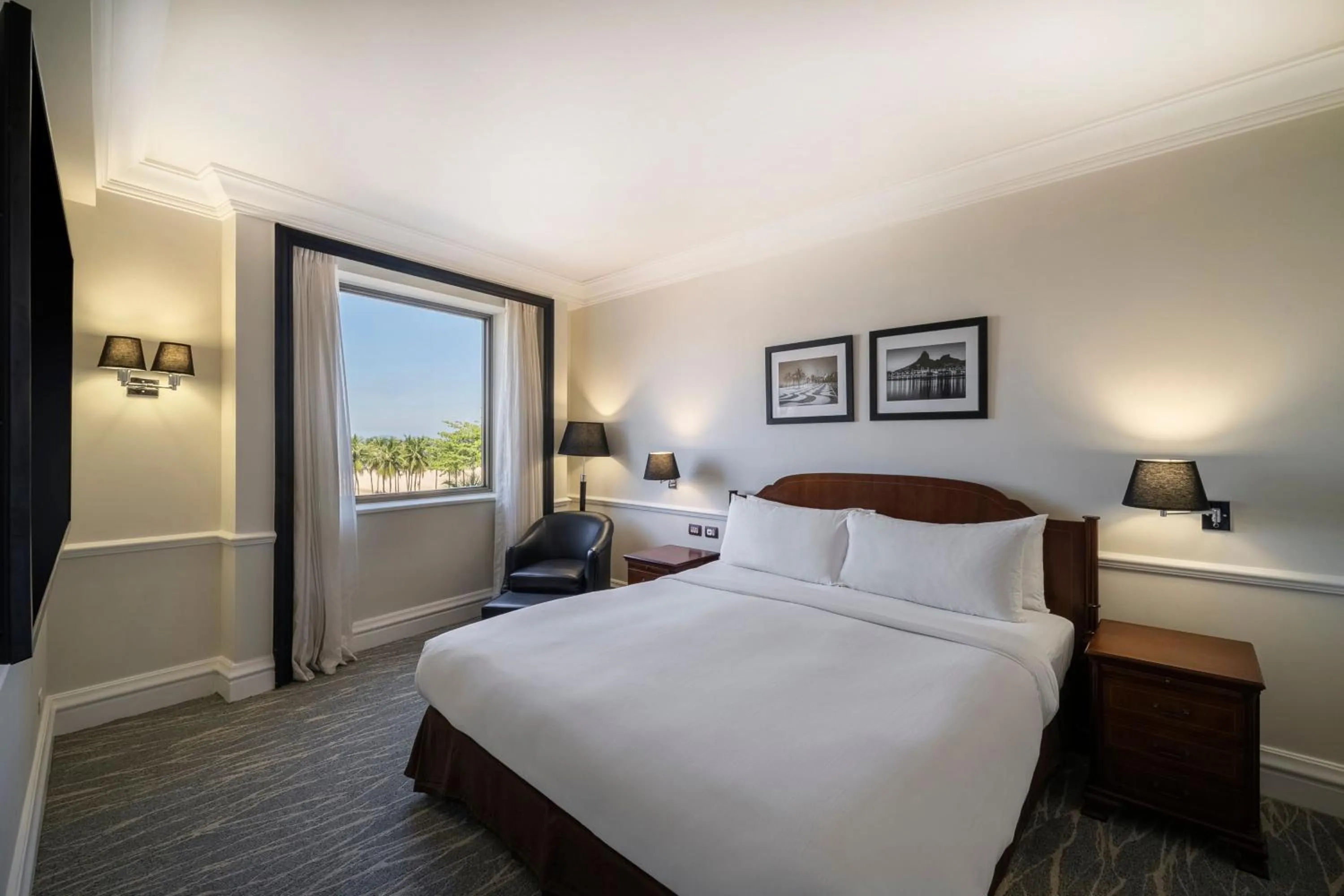 Photo of the whole room, Bed in JW Marriott Rio de Janeiro